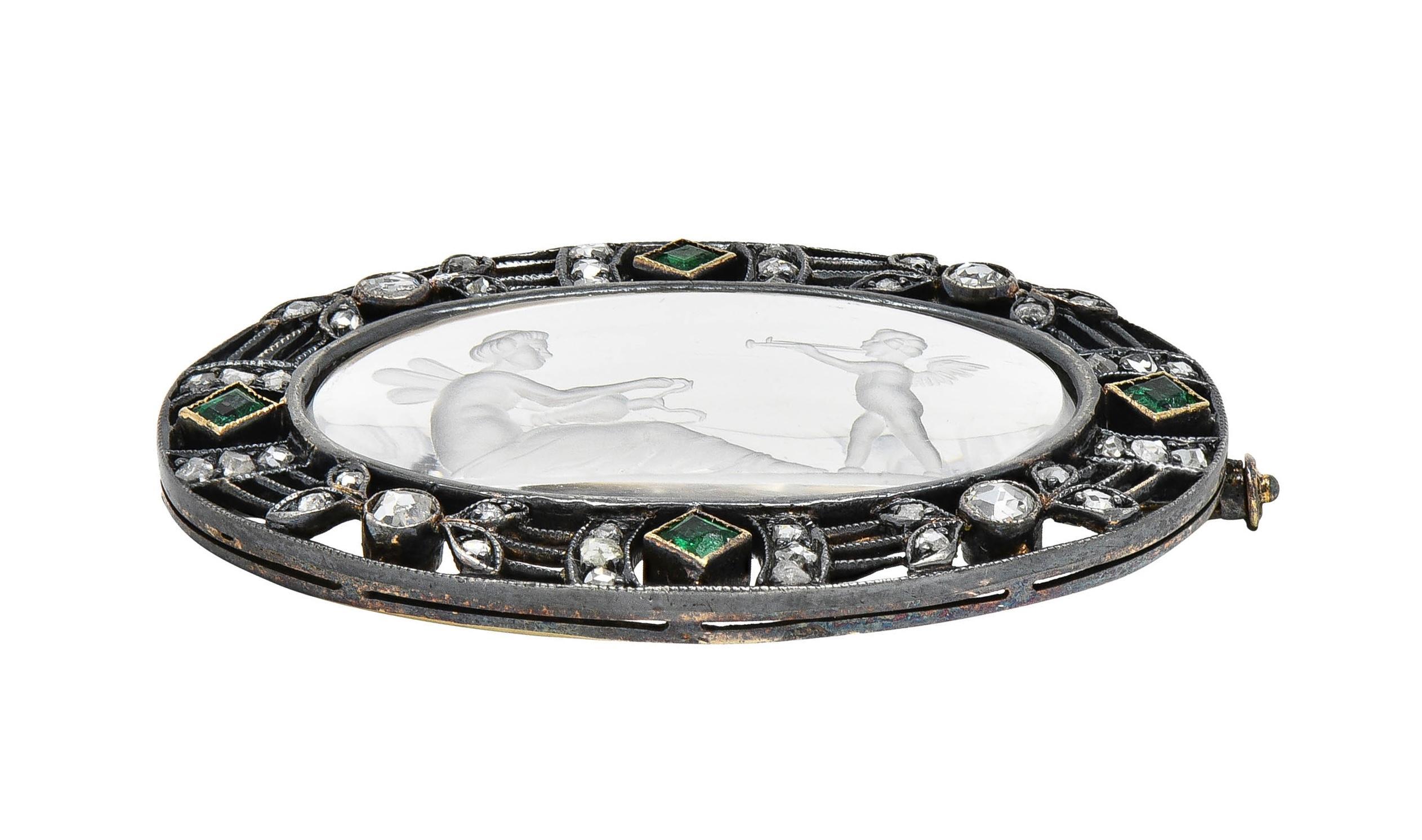 Broche ancienne de Cupidon psychédélique victorienne en or 18 carats, émeraude, diamant et quartz en vente 2