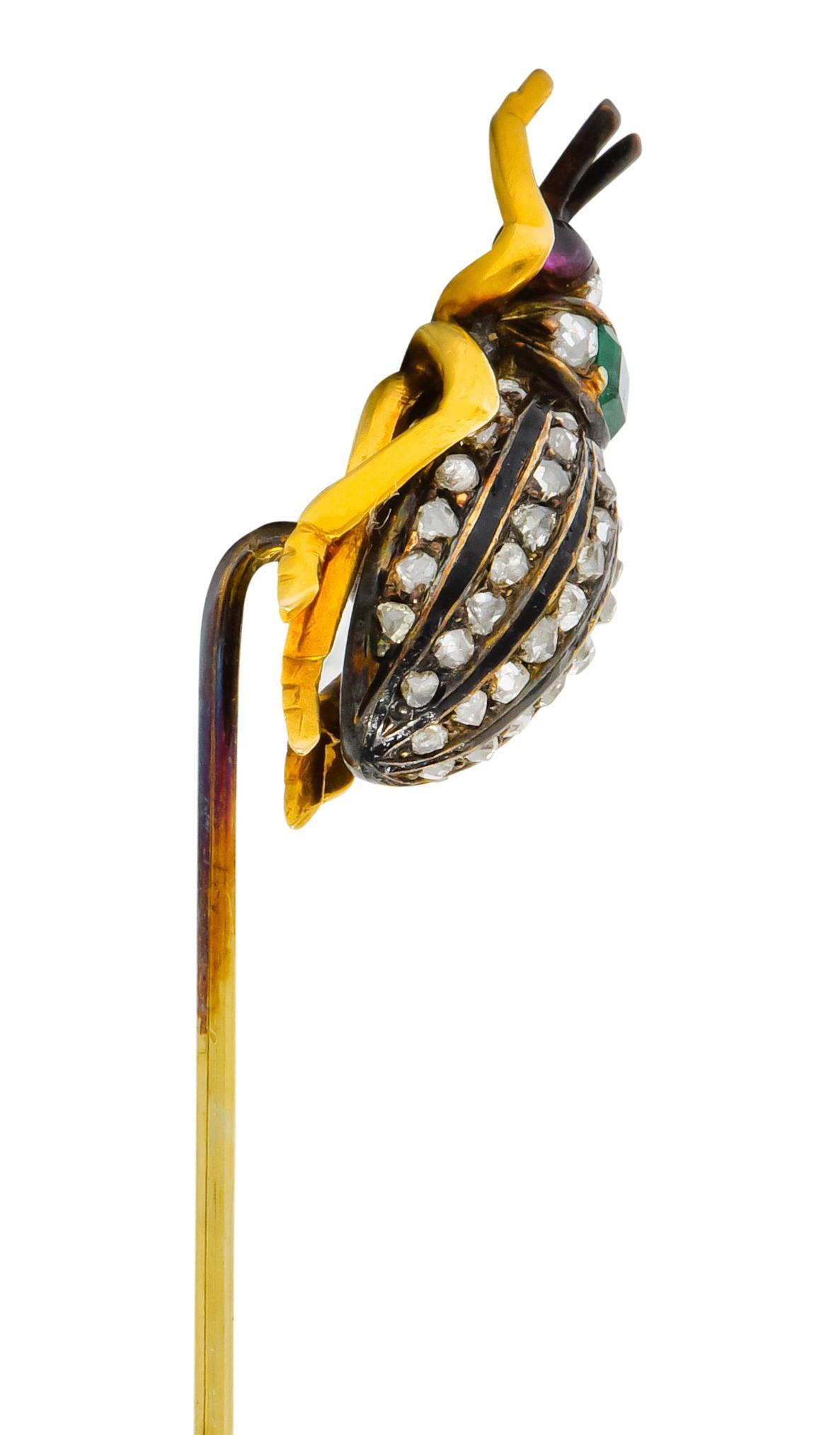Épingle à cravate victorienne en or 14 carats avec émeraude, diamant et rubis et scarabée piqué Excellent état - En vente à Philadelphia, PA