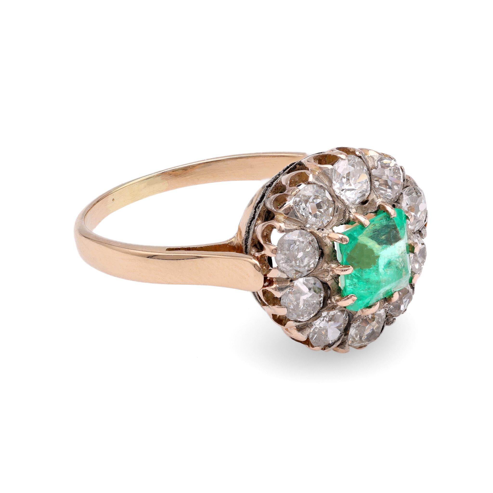 Viktorianischer Smaragd-Diamant-Cluster-Ring aus Gelbgold (Carréeschliff)