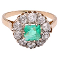 Viktorianischer Smaragd-Diamant-Cluster-Ring aus Gelbgold