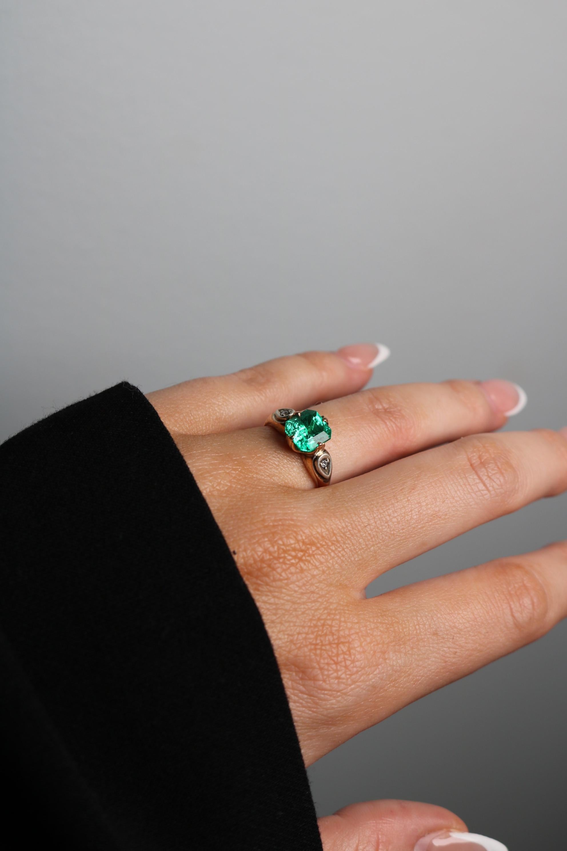 Bague de fiançailles Victorienne Emeraude 2.22ct Columbian F1 GIA Bague 14K en vente 7