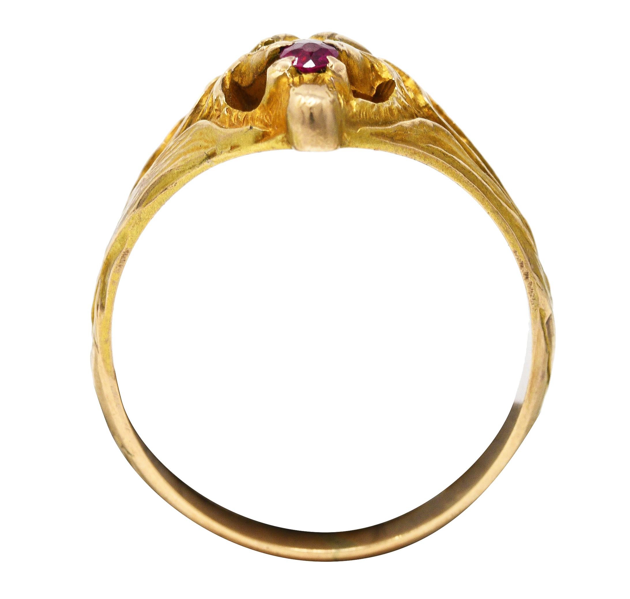 Victorian Emerald Ruby 14 Karat Yellow Gold Lion Grotesque Antique Ring In Excellent Condition In Philadelphia, PA