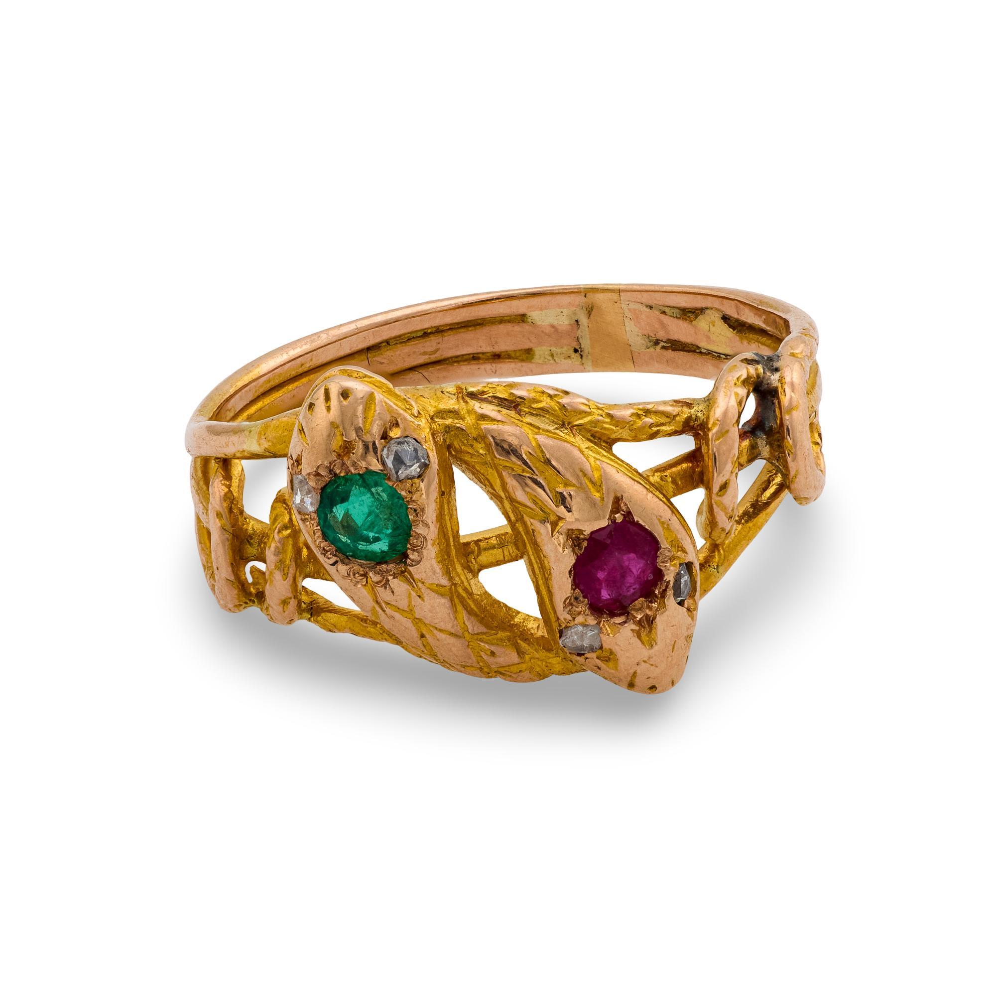 Round Cut Victorian emerald ruby diamond 18k yellow gold double headed snake ring For Sale