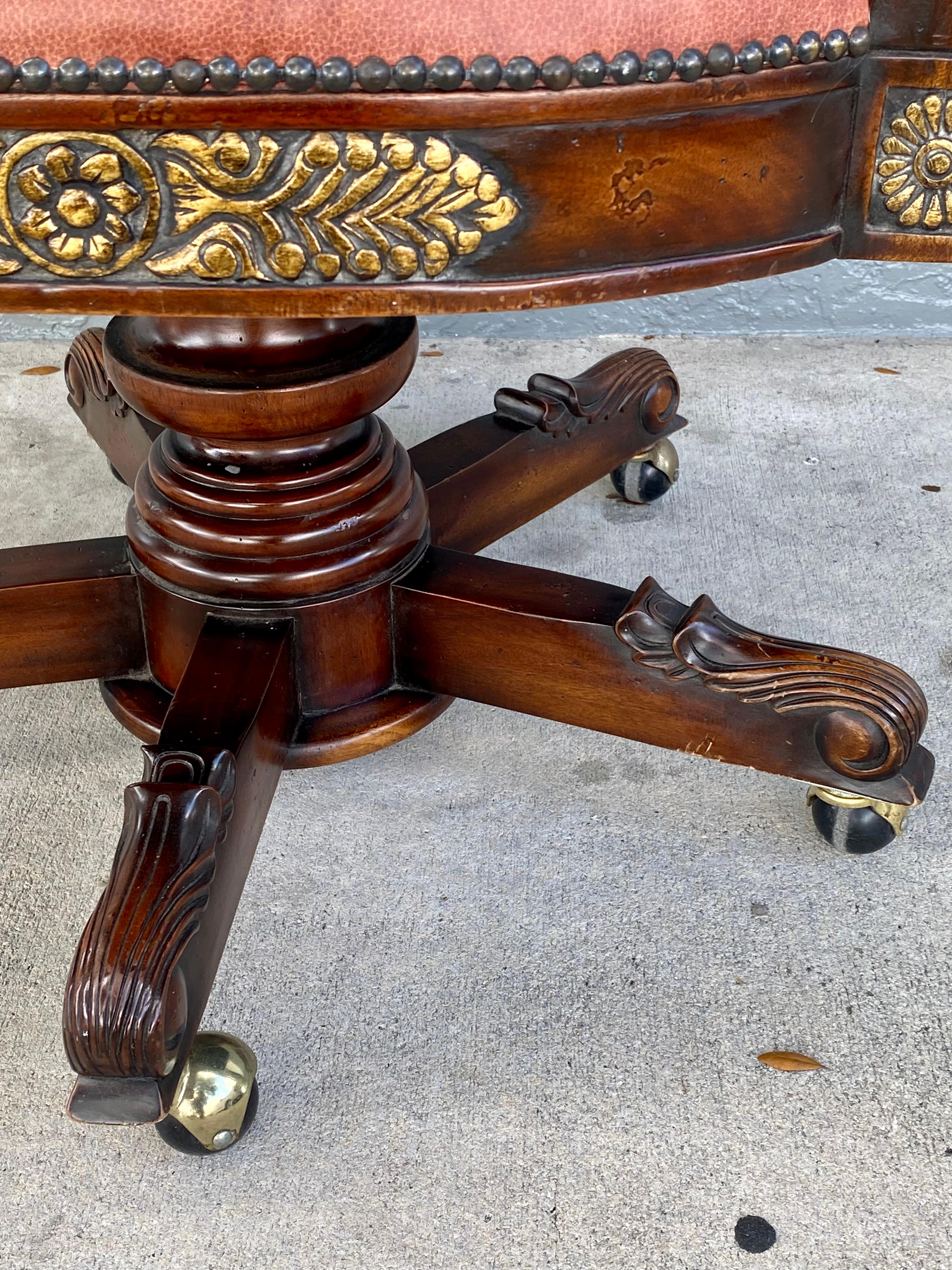 Viktorianischer Empire-Stil, vergoldeter, geschnitzter Holz-Löwenkopf-Stuhl im Angebot 1
