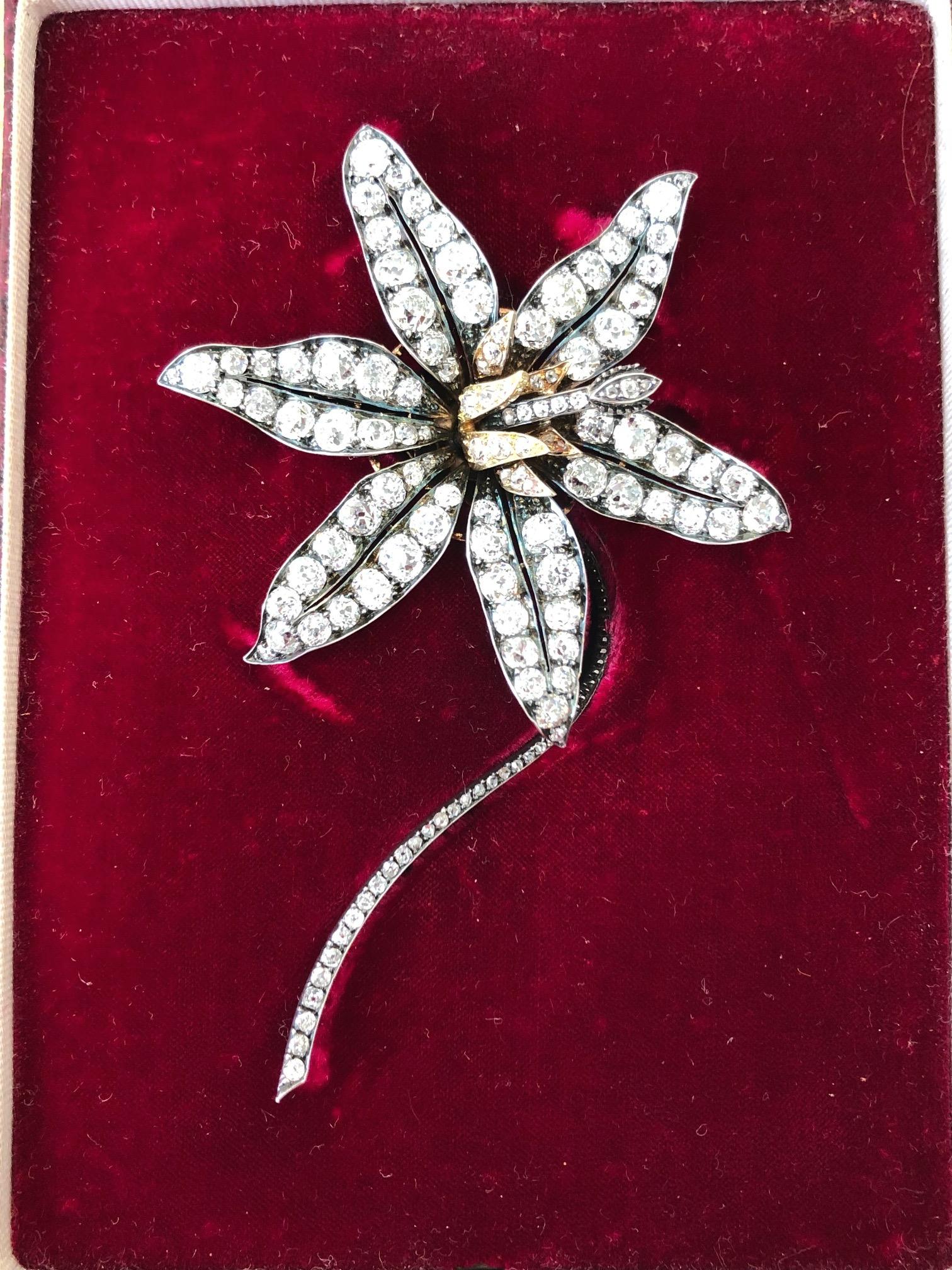 Antique Cushion Cut Victorian En Tremblant Flower Brooch with 20 Carat of Diamonds in Fitted Box For Sale