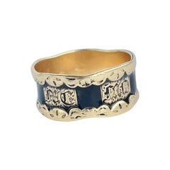 Anillo de luto victoriano de esmalte y oro de 18 quilates