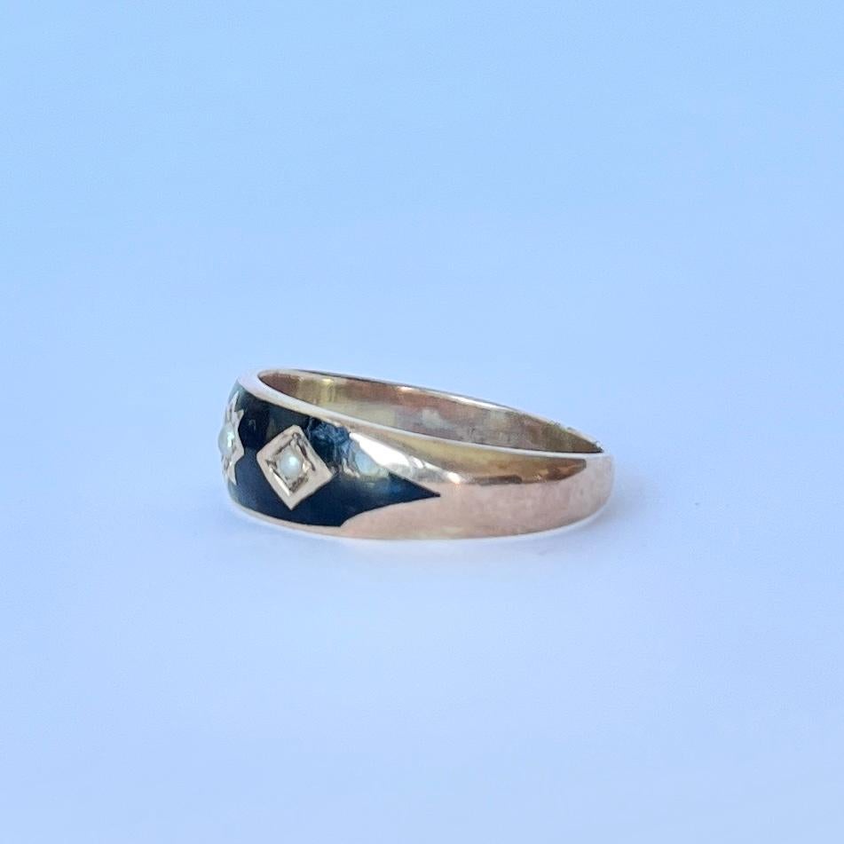 Women's or Men's Victorian Enamel and Pearl 9 Carat Gold Band  For Sale