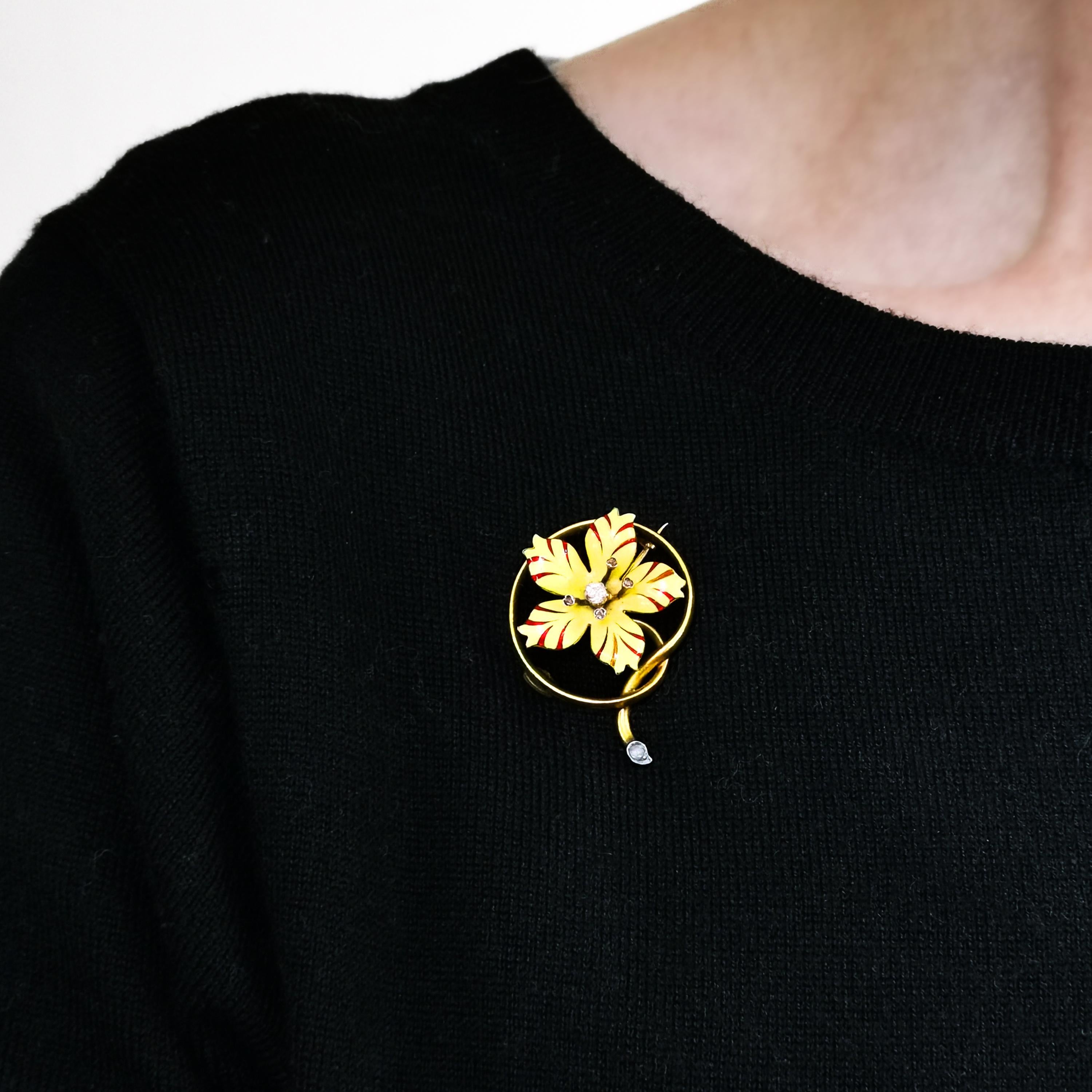 Victorian Enamel Diamond and Gold Flower Brooch, Circa 1890 For Sale 2
