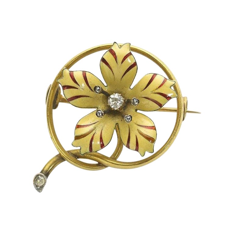 Broche victoriano de esmalte, diamantes y flor de oro, circa 1890 en venta