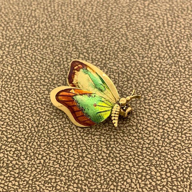 Victorian Enamel Gold Butterfly Brooch In Excellent Condition In Beverly Hills, CA