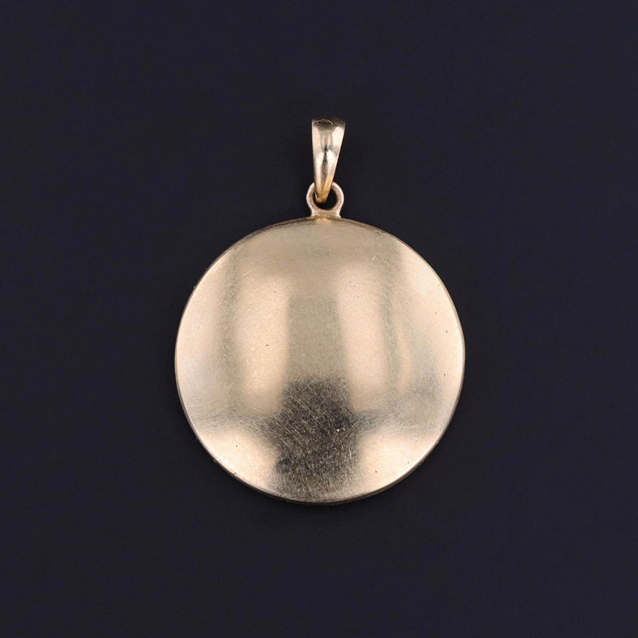 Vittoriano Mano smaltata vittoriana con ciondolo di perle in oro 14k in vendita