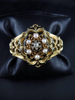 Victorian Enameled Bracelet, France, Circa 1850, 18 Karat Gold