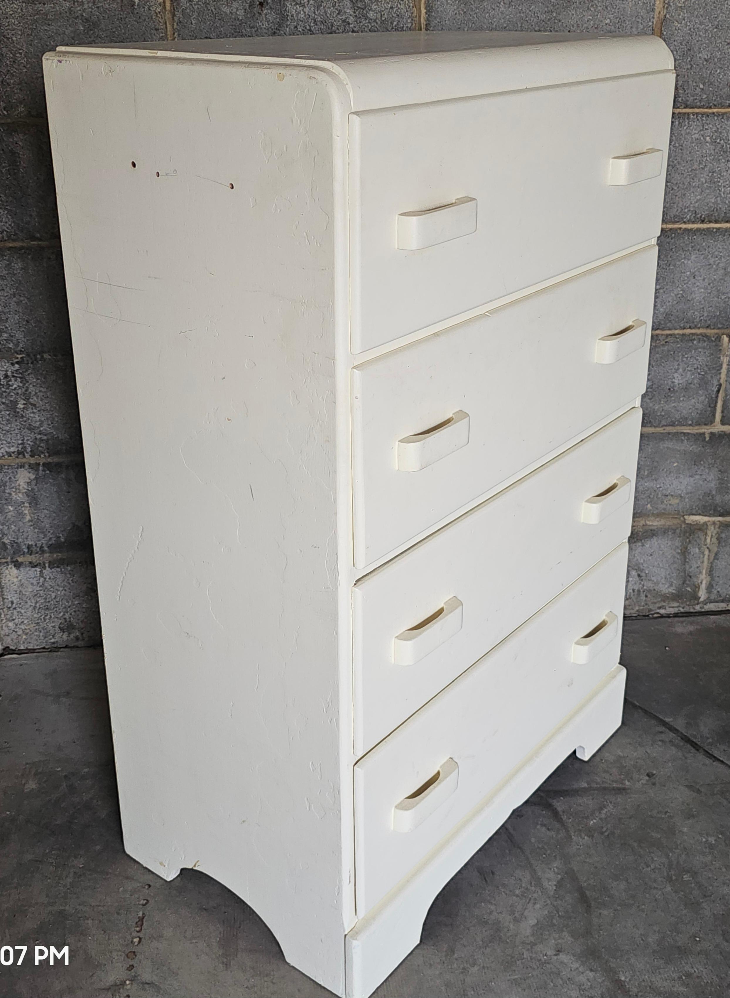 Commode victorienne en cascade émaillée blanche A Abattant Secretary Chest of Drawers

Mesure 29,5