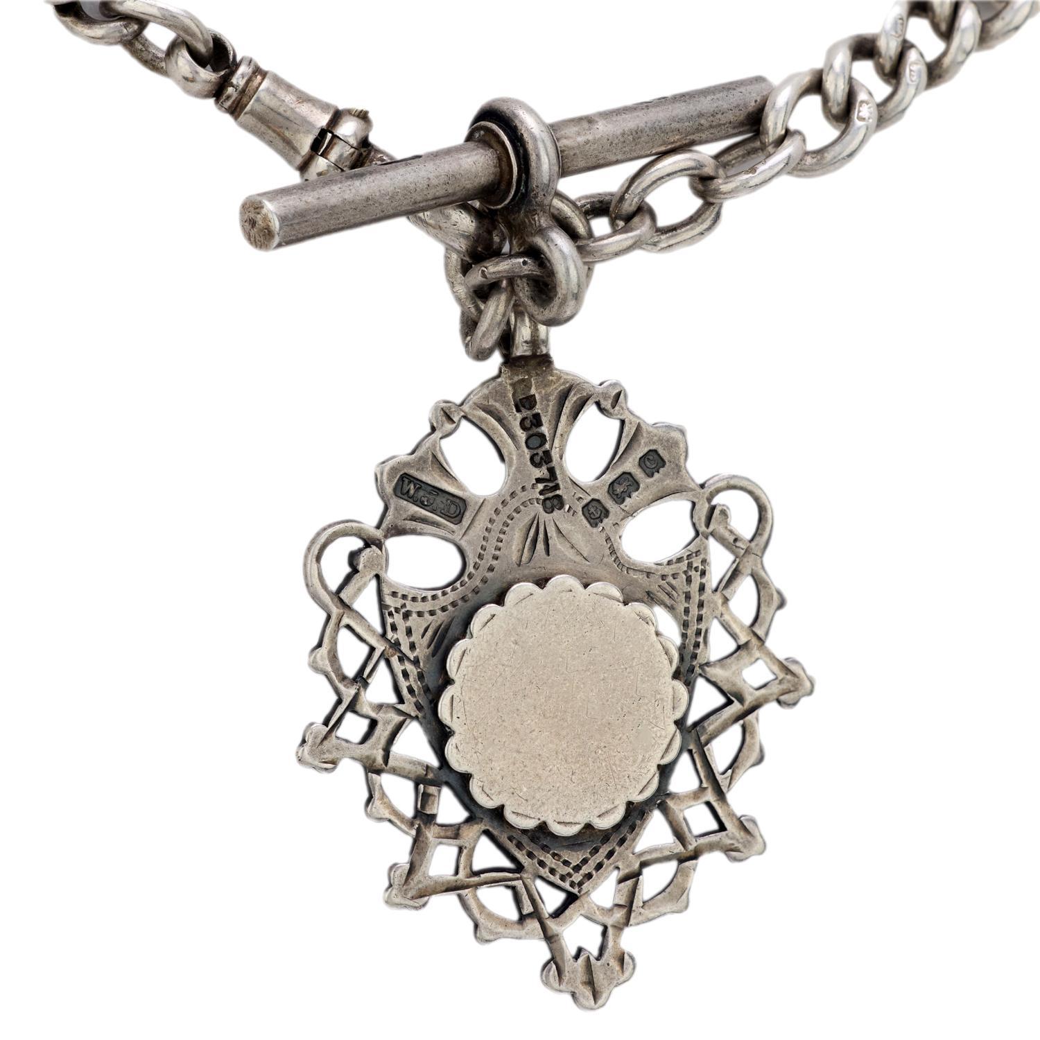 Collana inglese vittoriana con ciondolo a medaglione in argento 9k/sterling In condizioni buone in vendita a Narberth, PA