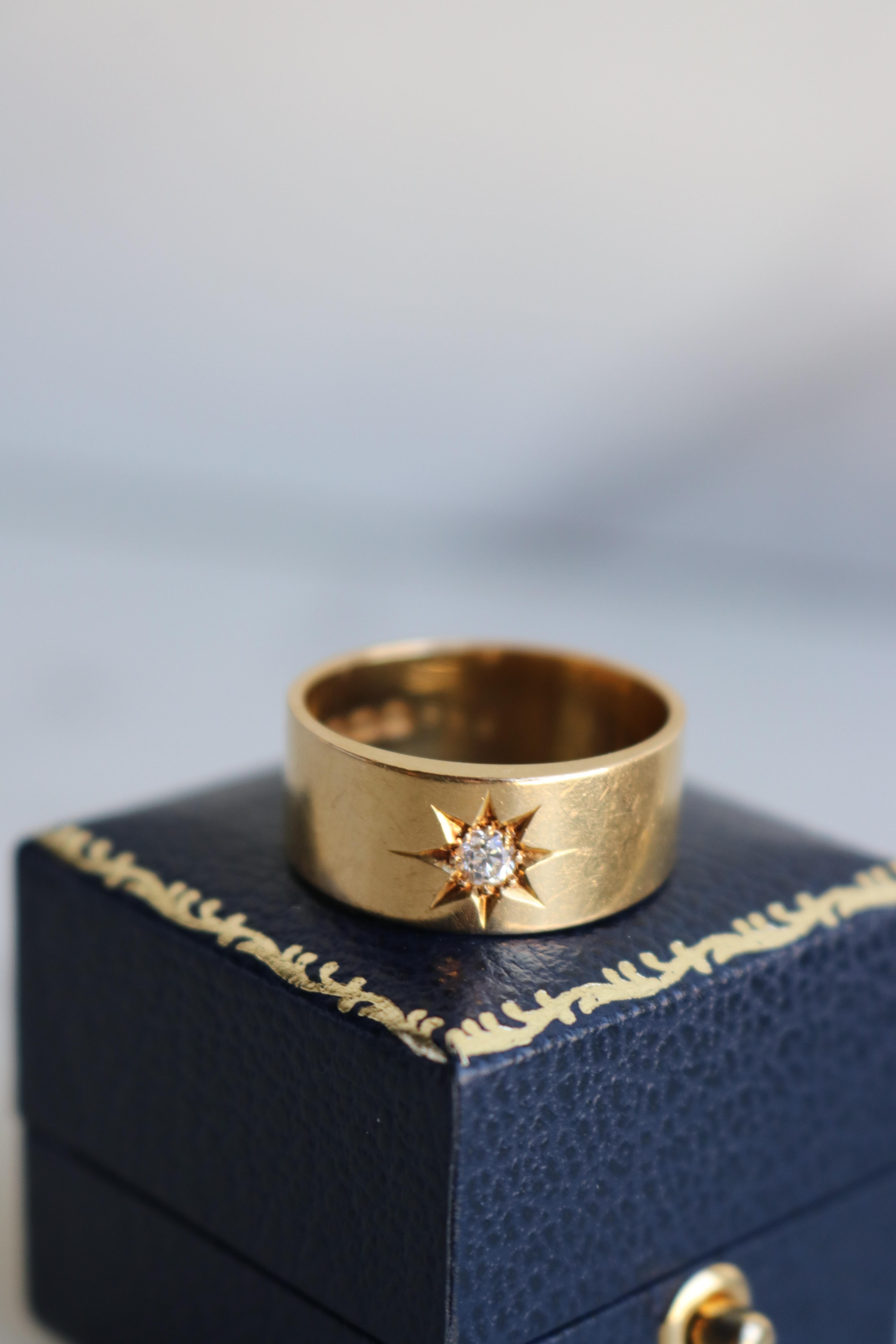 Women's or Men's Victorian English Diamond 18k Yellow Gold Ring