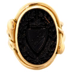 Viktorianischer englischer Intaglio-Wappen-Siegelring und Schlangenring aus 15KT Gold