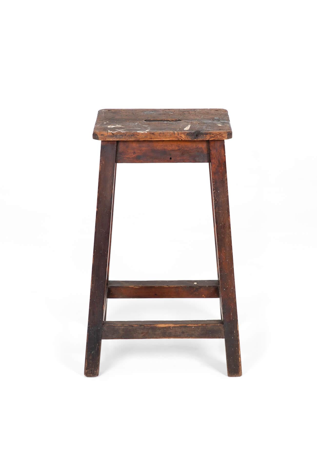 Victorian English laboratory stool in oak. With handle to centre of seat top. Very sturdy with excellent wear and patina. 
British, circa 1890

Additional Information:
H 74 cm (H 29.1 inches)
W 38 cm (W 14.9 inches)
D 30 cm (D 11.8 inches).