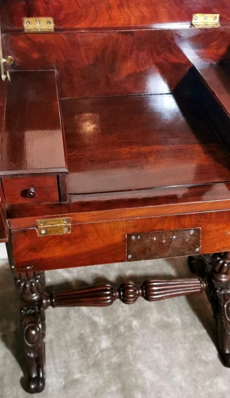 Victorian English Walnut-Feather Dressing Table with Mirror and Drawers For Sale 5