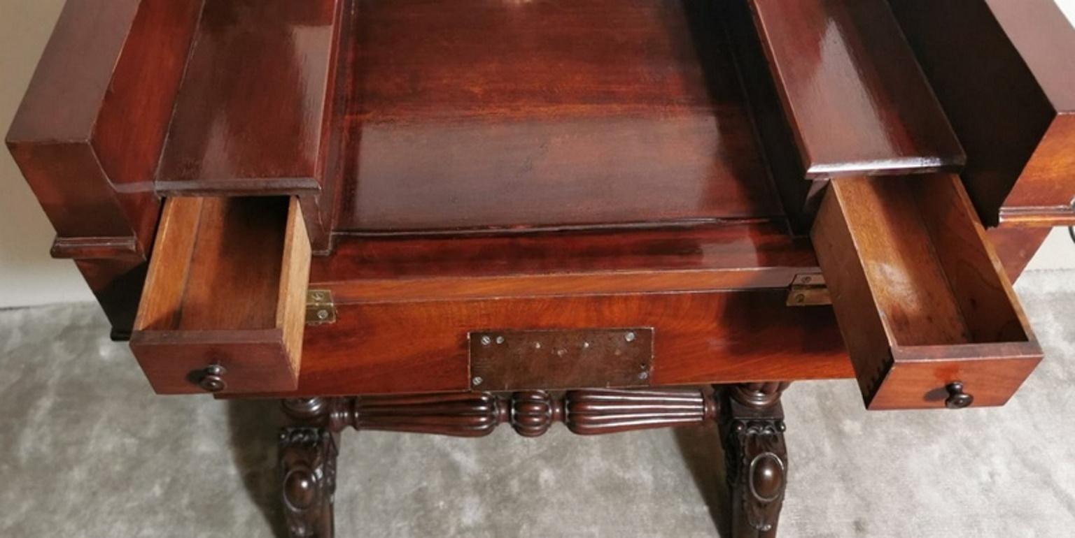 Victorian English Walnut-Feather Dressing Table with Mirror and Drawers For Sale 8