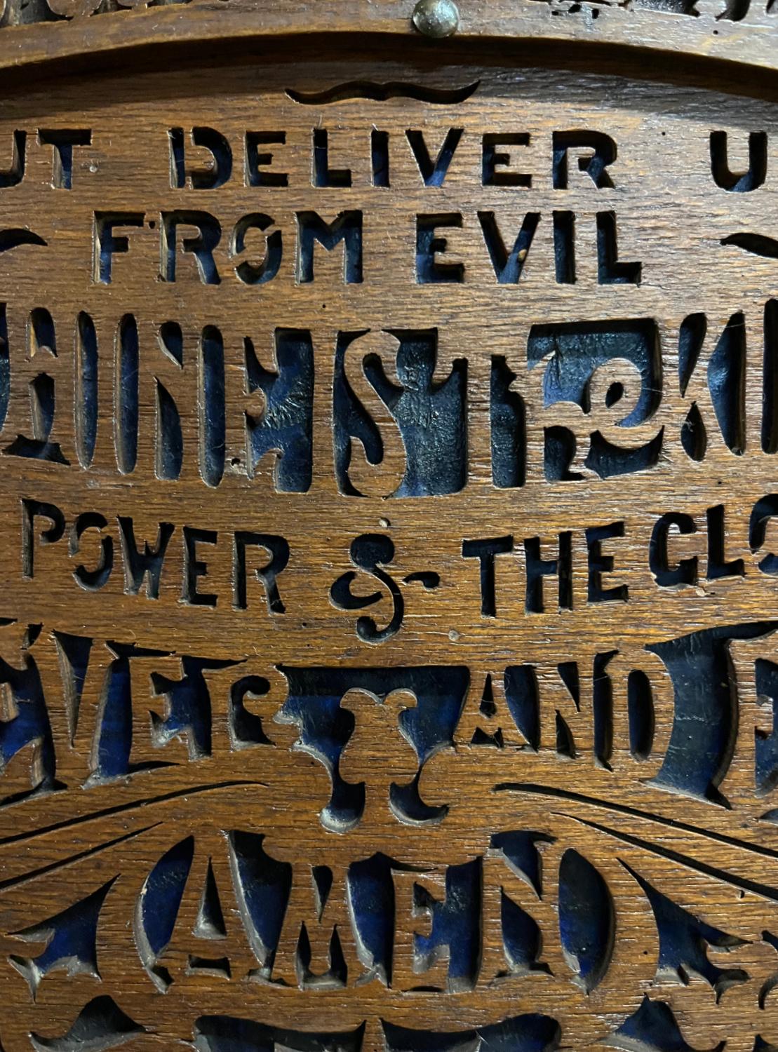 Victorian English Oak Wood Laubsägearbeiten Religiöse The Lord's Prayer Wandkunst Antike im Angebot 3