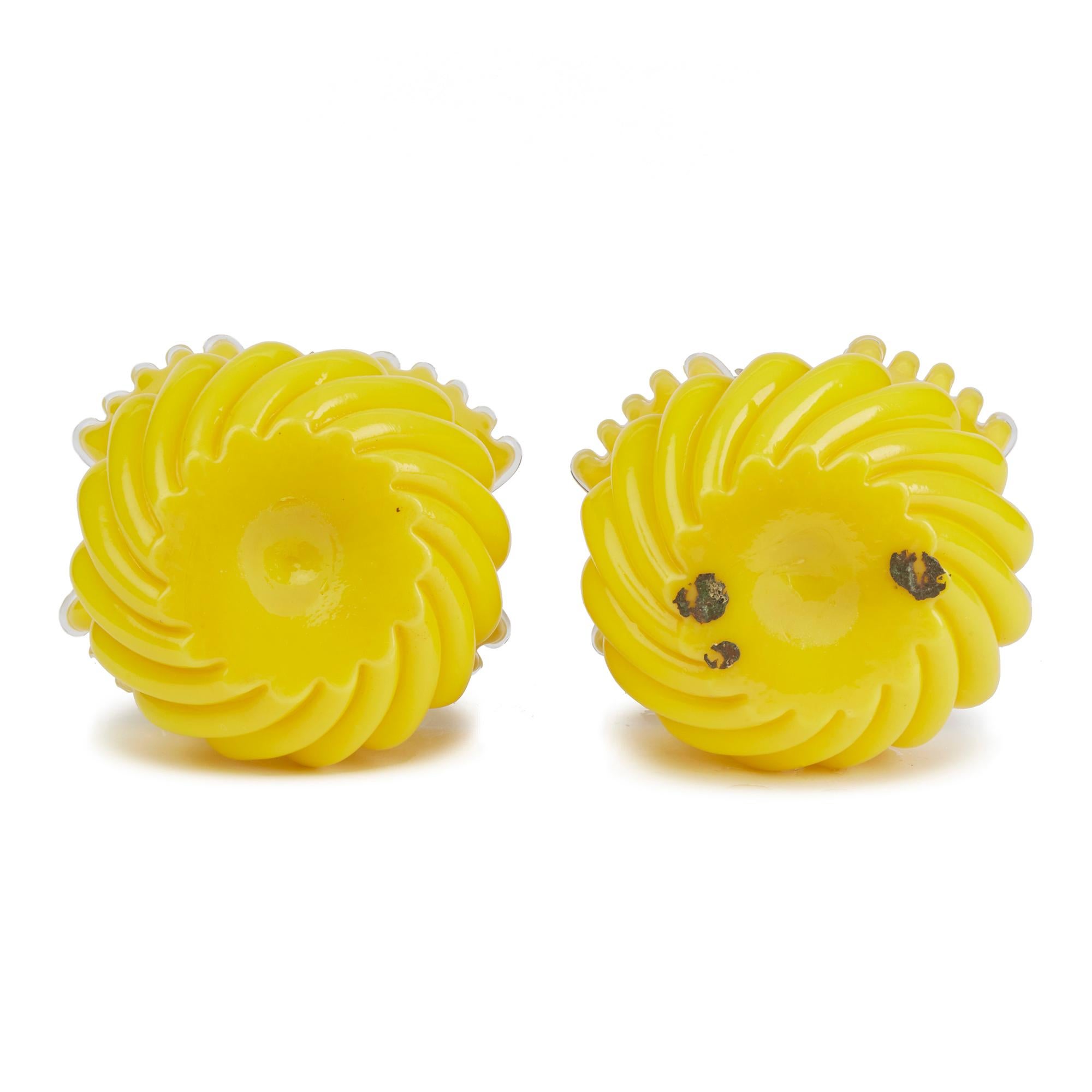 Pareja inglesa victoriana de cestas con ramillete de asas de vidrio amarillo Victoriano tardío en venta