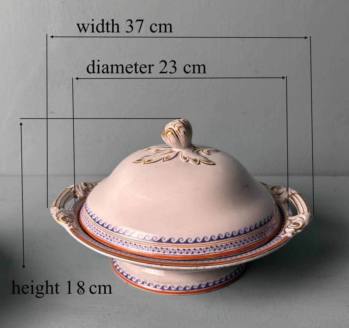 Victorian English Porcelain Tureens Pair Transferware Decoration And Gilt Accent For Sale 14