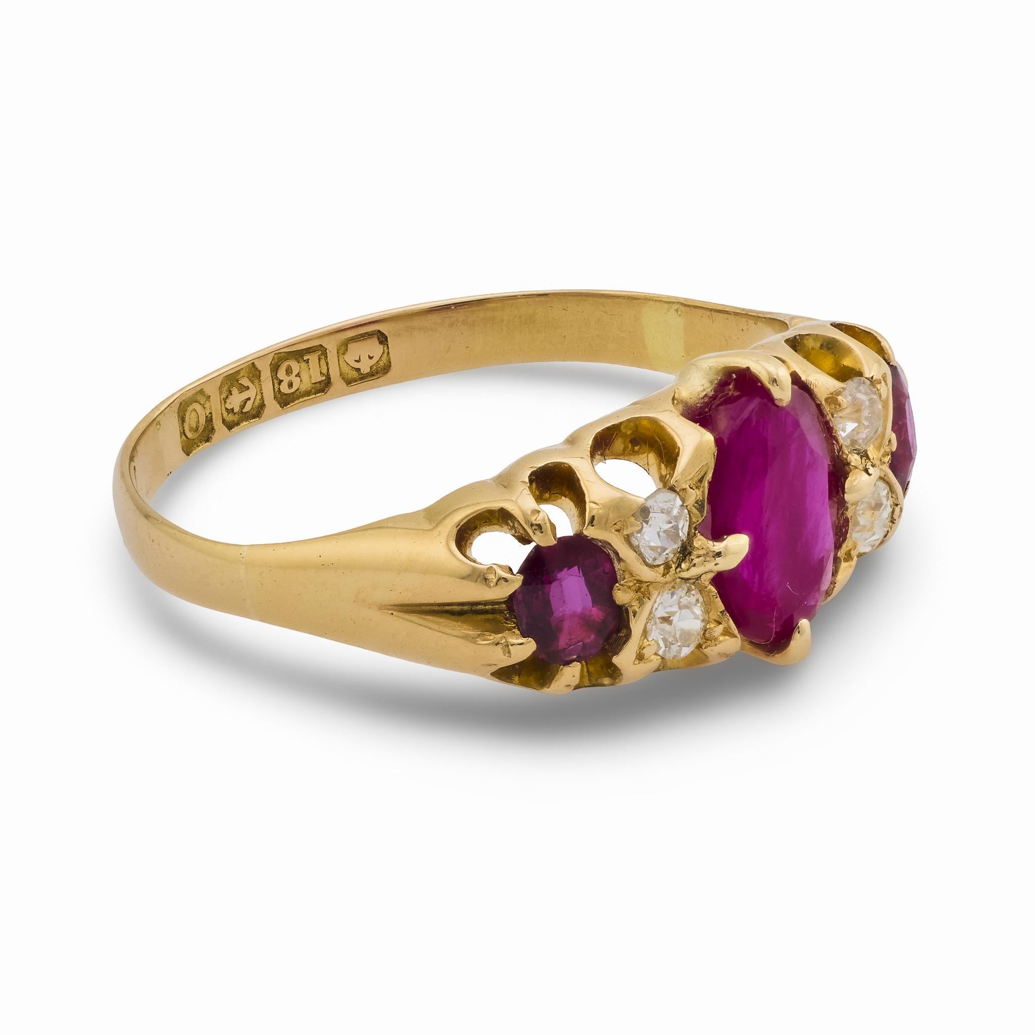 Victorian English ruby diamond 18k yellow gold band In condizioni buone in vendita a Beverly Hills, CA