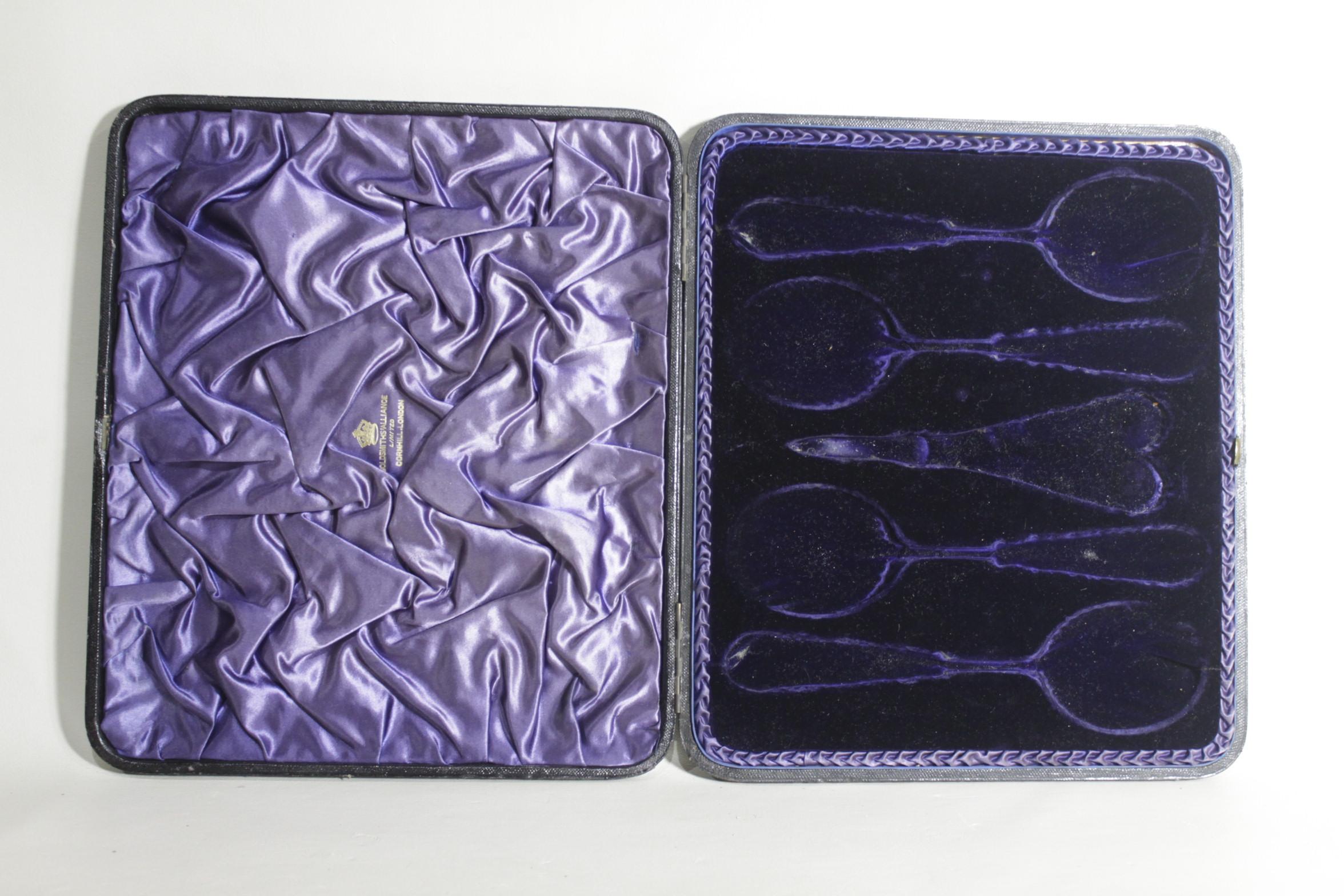 Victorian English Sterling Silver Berry Spoon and Grape Shear Set in Fitted Case For Sale 1