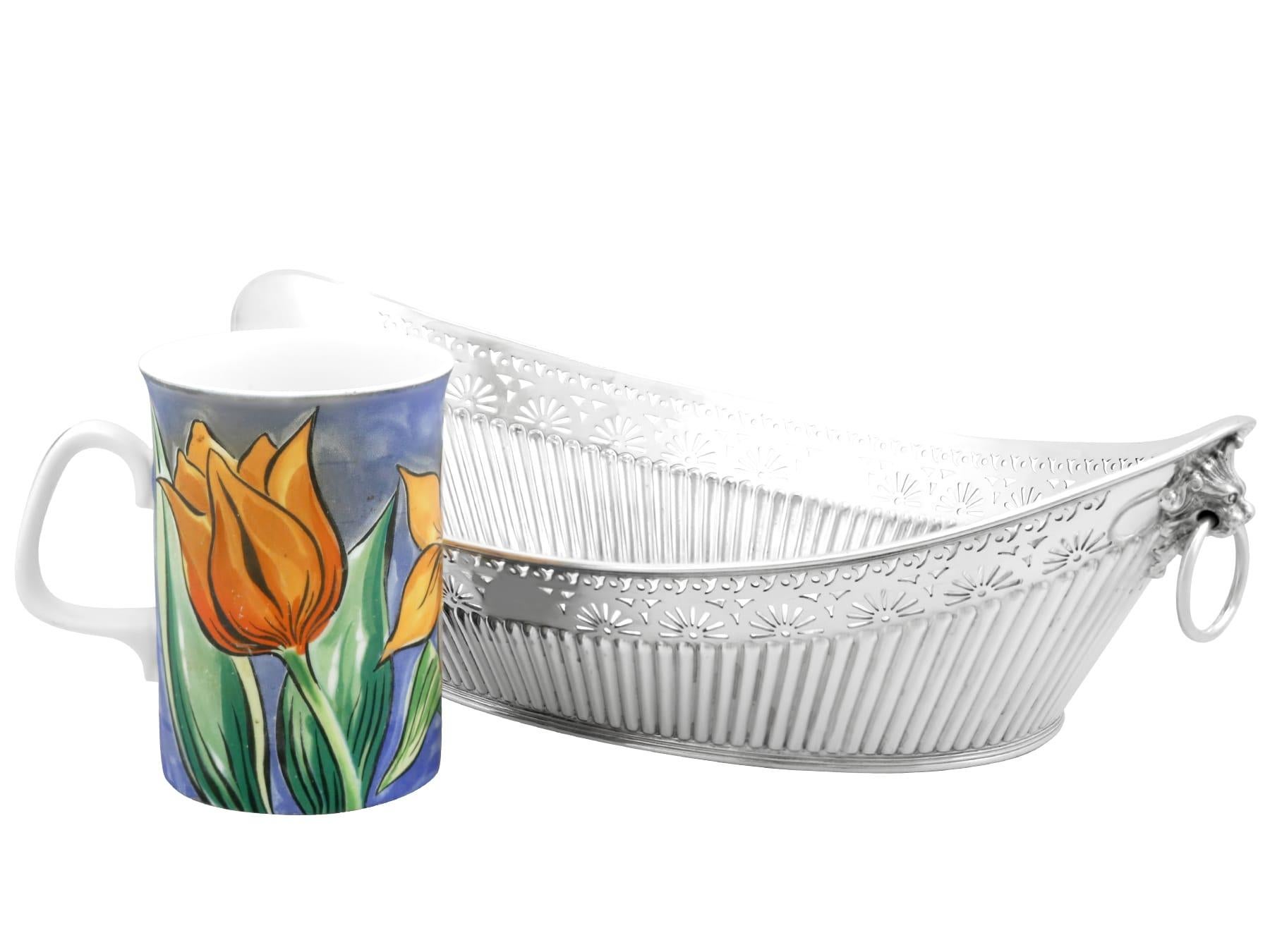 Viktorianische englische Brotschale aus Sterlingsilber im Zustand „Hervorragend“ im Angebot in Jesmond, Newcastle Upon Tyne