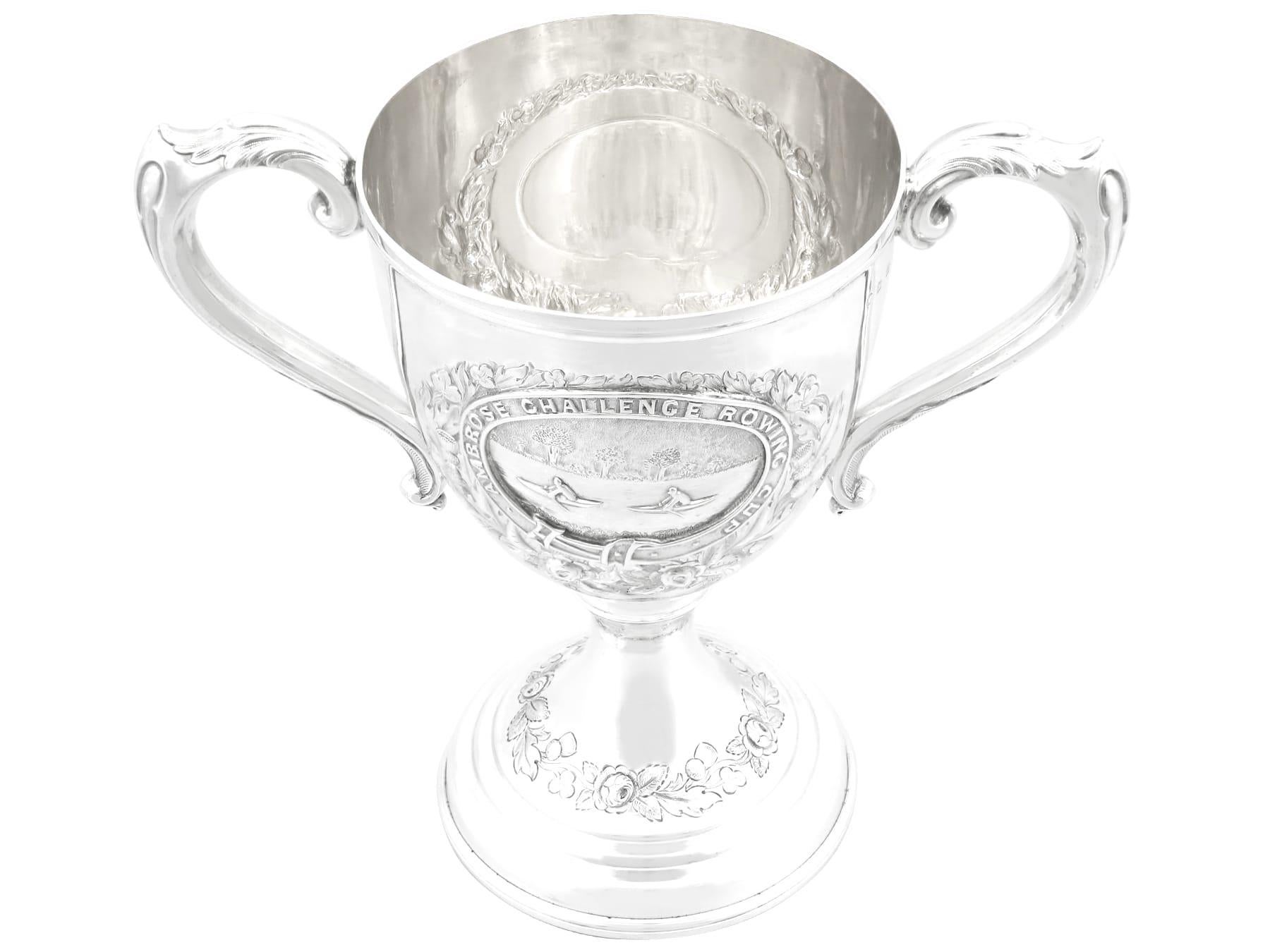 Excepcional, fina e impresionante copa trofeo inglesa victoriana antigua de plata de ley con interés para el remo; una adición a nuestra colección de platería victoriana.

Esta excepcional copa de presentación de plata de ley victoriana antigua