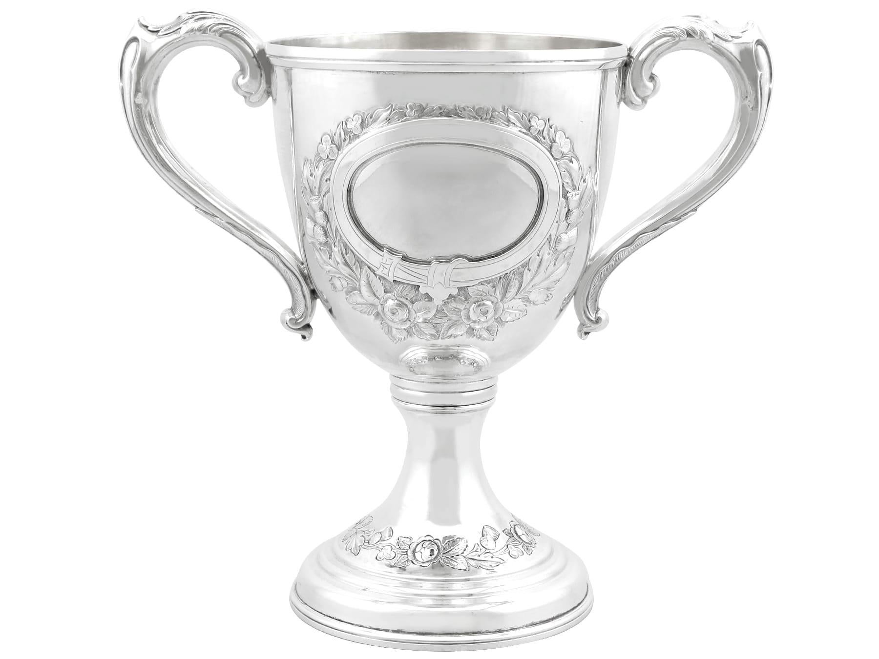 Copa trofeo inglesa victoriana de plata de ley con interés en el remo Británico en venta