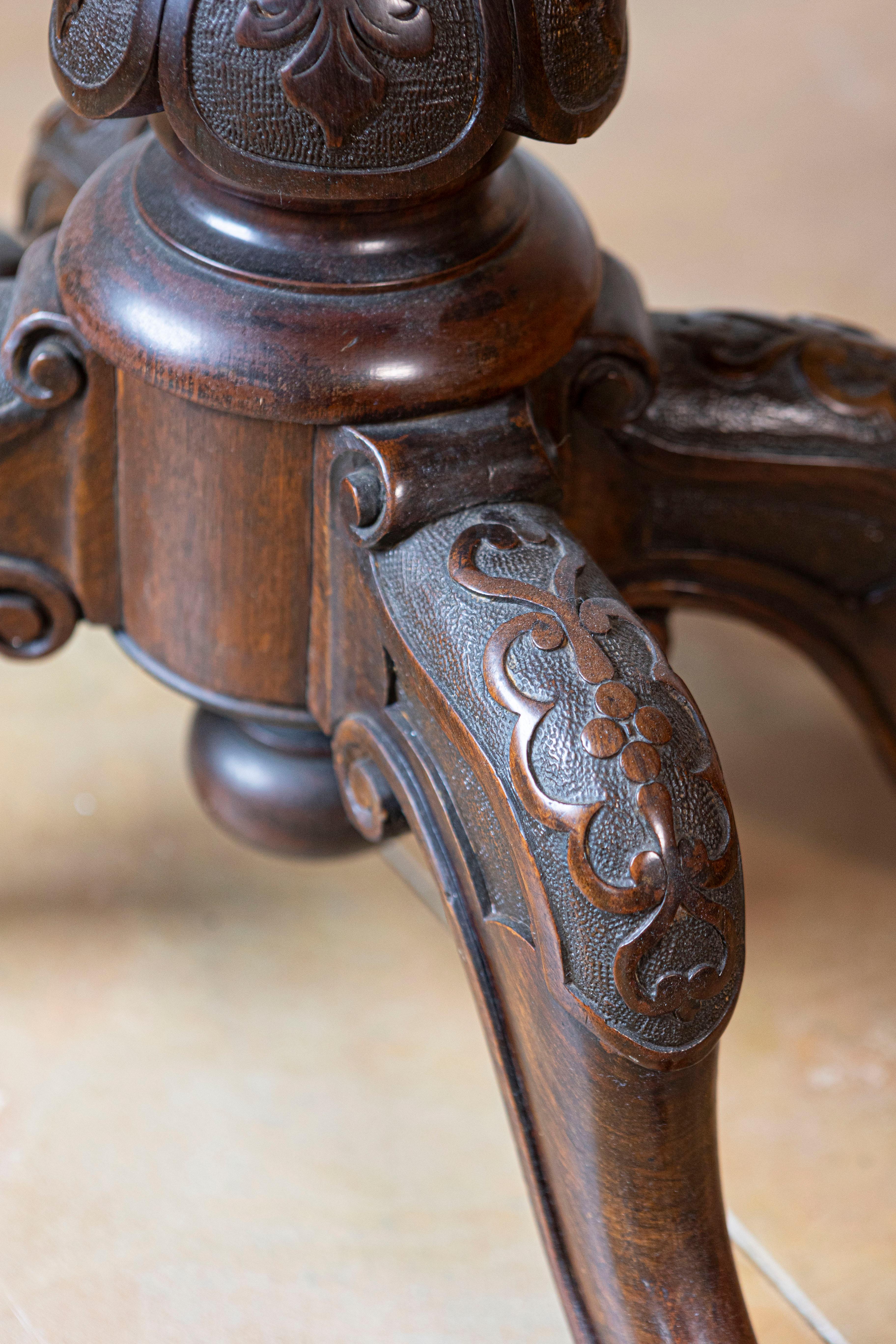 Victorian English Walnut and Mahogany Fold-Over Game Table with Bookmatched Top For Sale 7