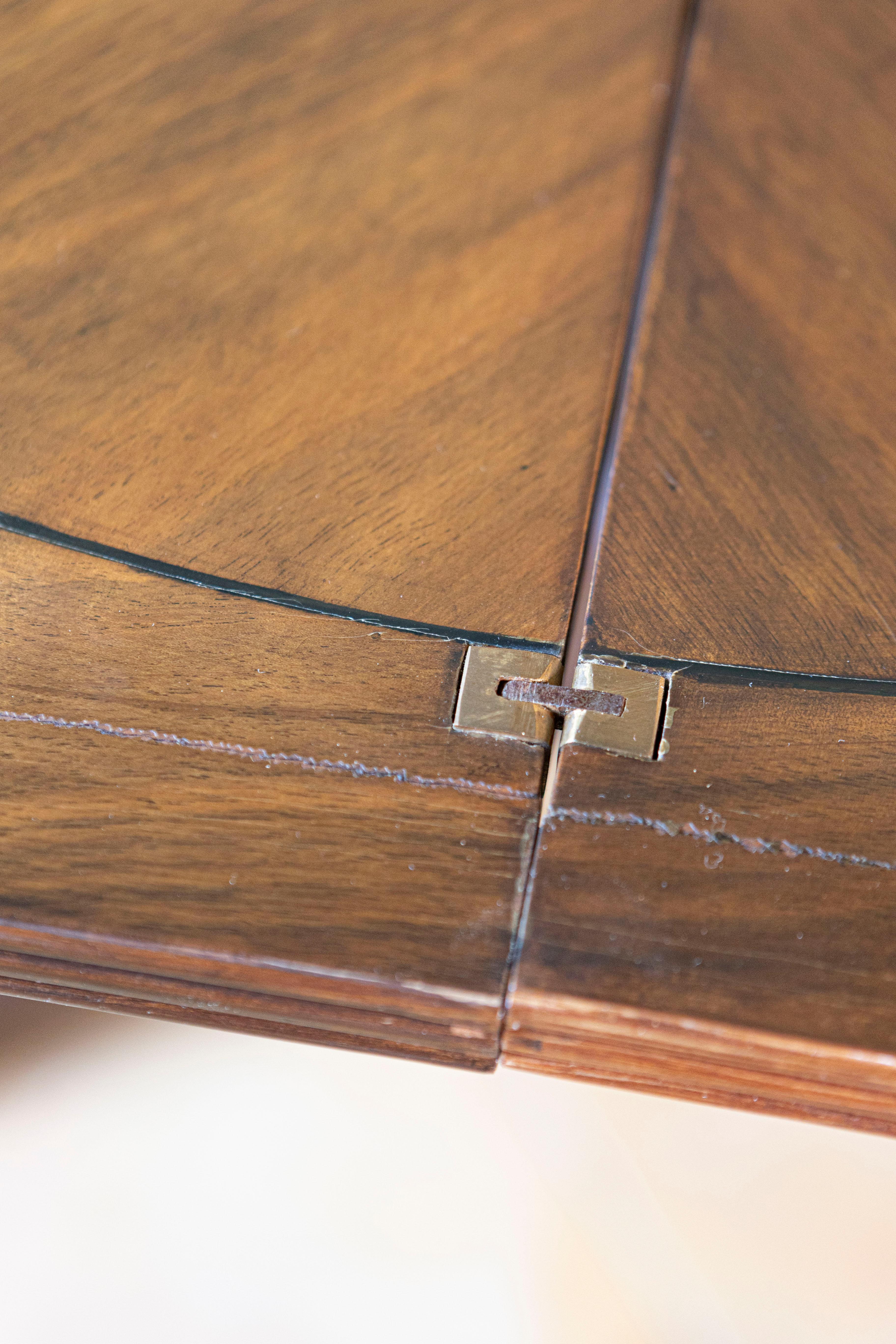 Victorian English Walnut and Mahogany Fold-Over Game Table with Bookmatched Top For Sale 2