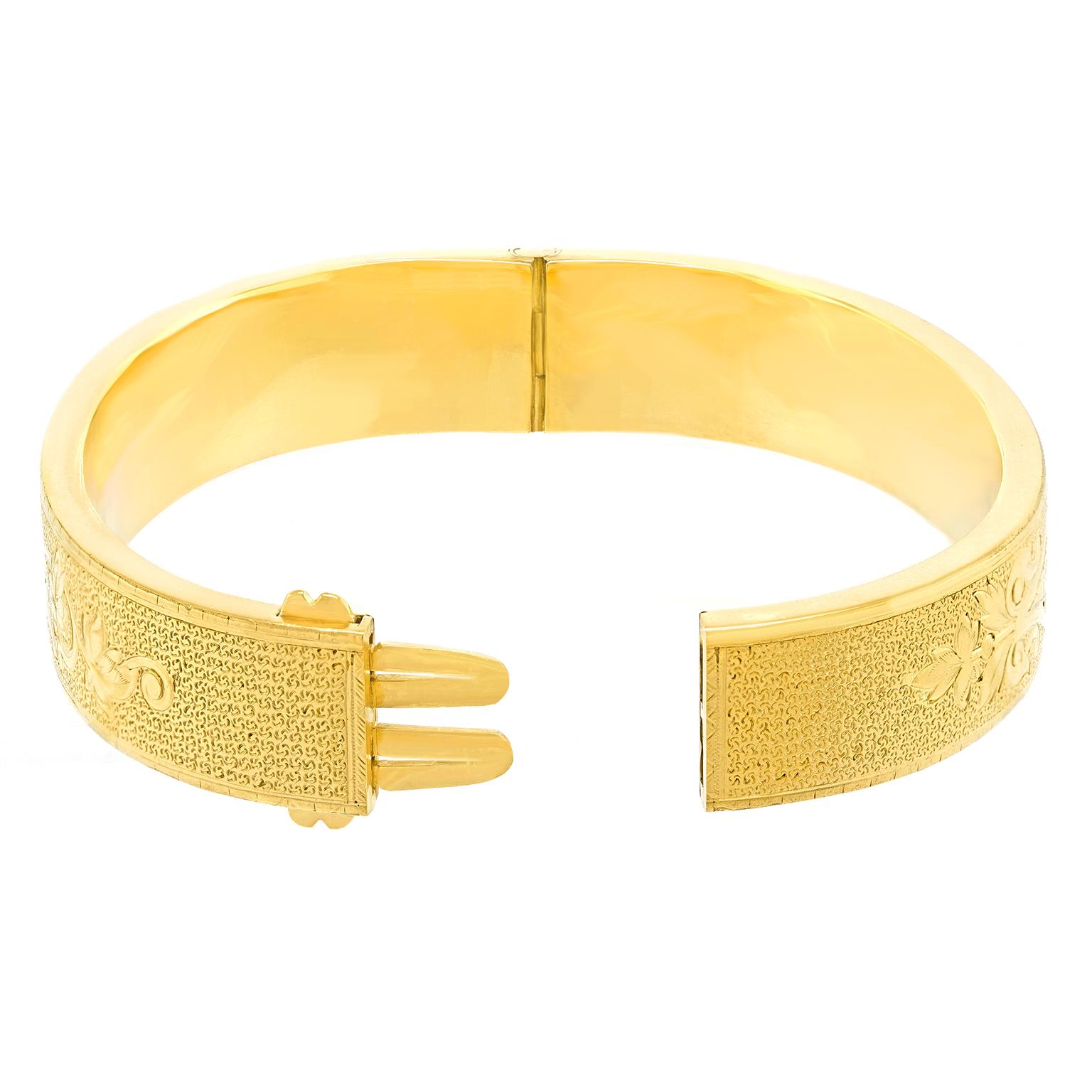 Bracciale vittoriano inciso in vendita 2