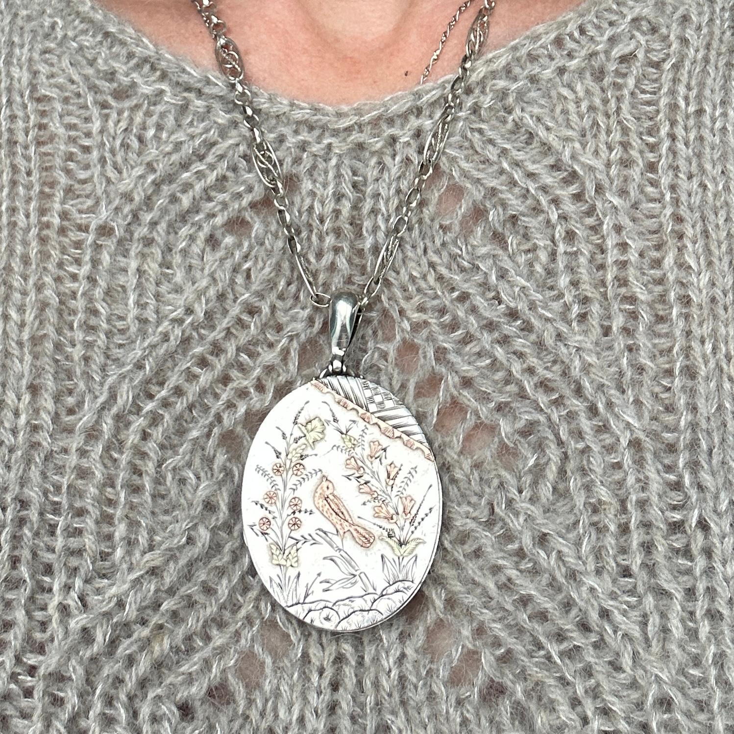 Victorian Engraved Bird Silver Locket Aesthetic Movement In Good Condition In Scotts Valley, CA