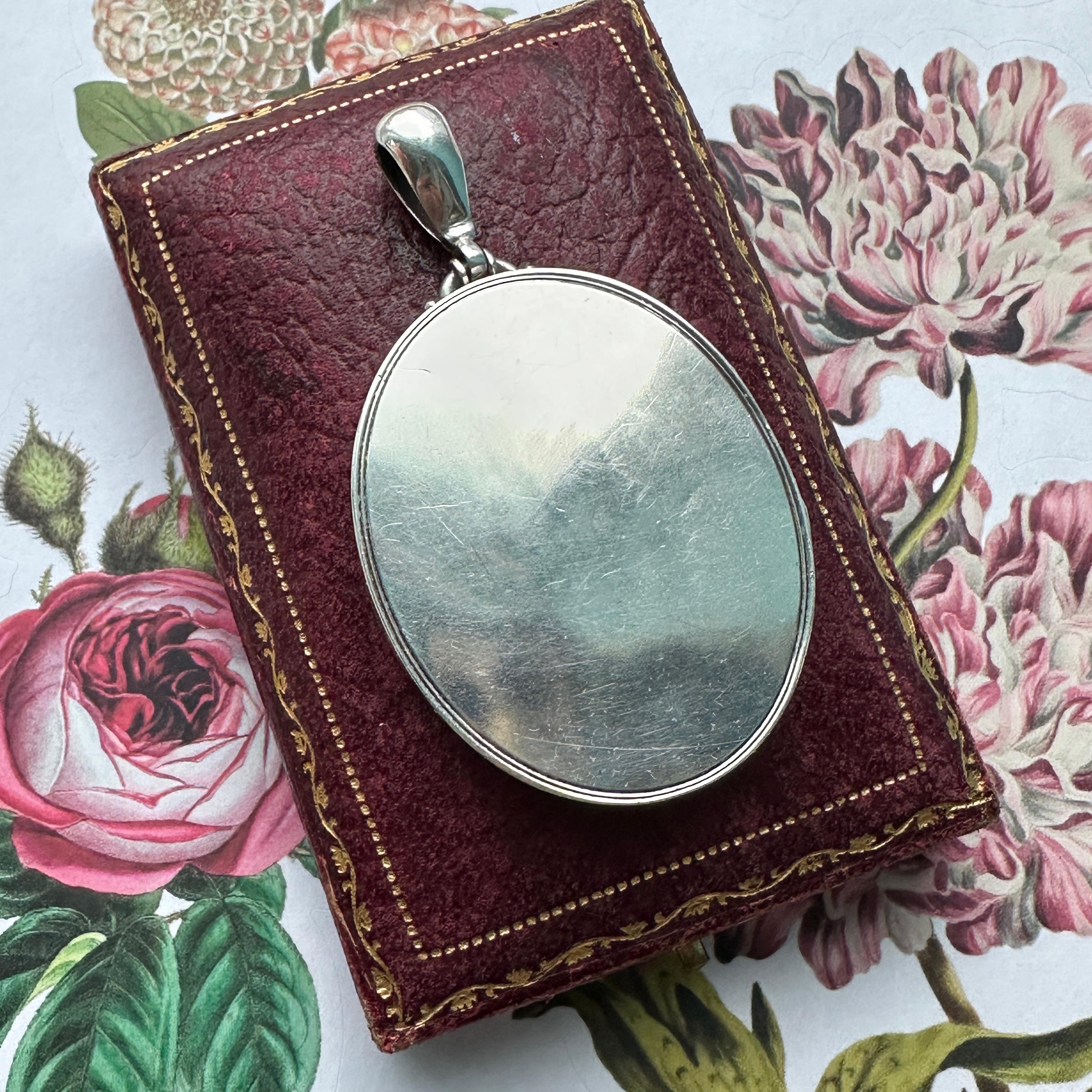 Victorian Engraved Bird Silver Locket Aesthetic Movement 3