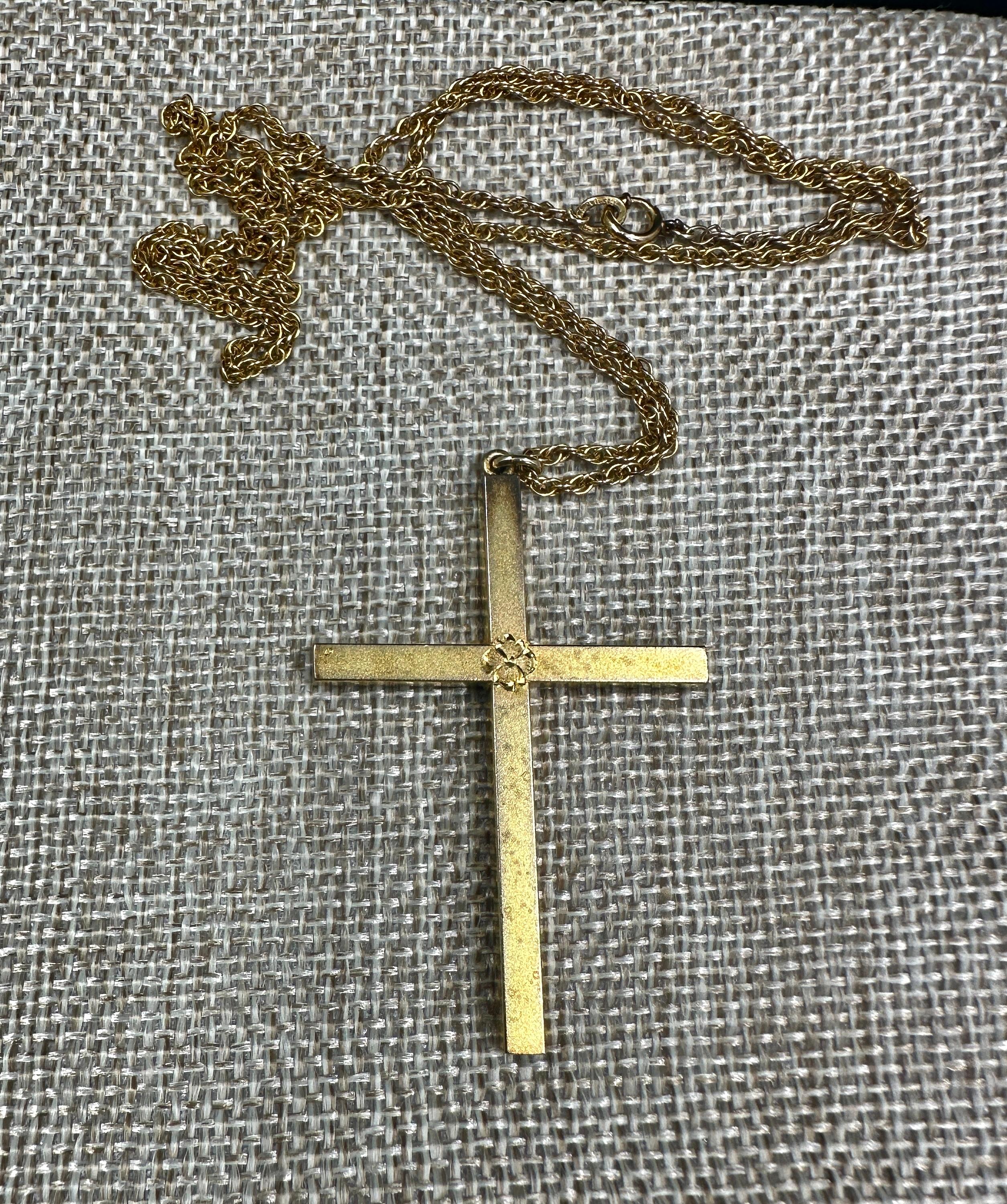 Victorian Engraved Cross Necklace Gold Filled Circa 1900 24 Inch Chain For Sale 6