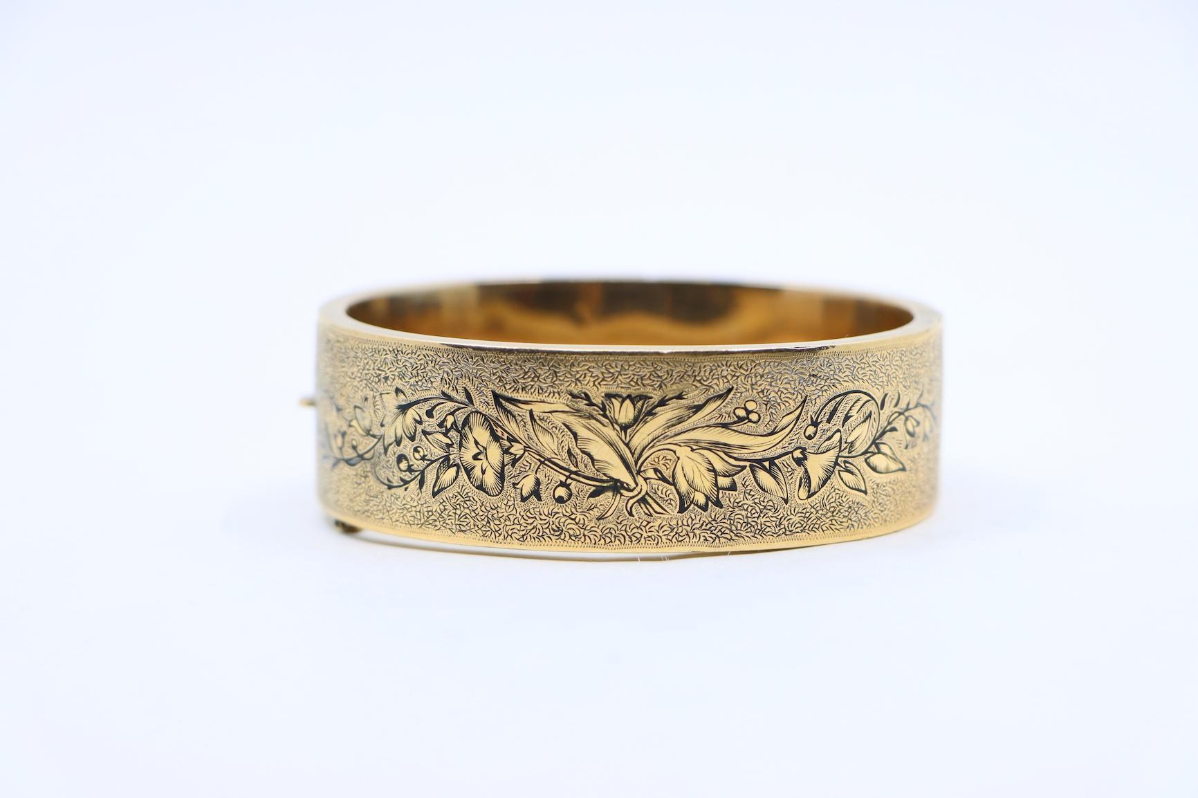 Vittoriano Bracciale vittoriano con smalto inciso in oro 14K in vendita