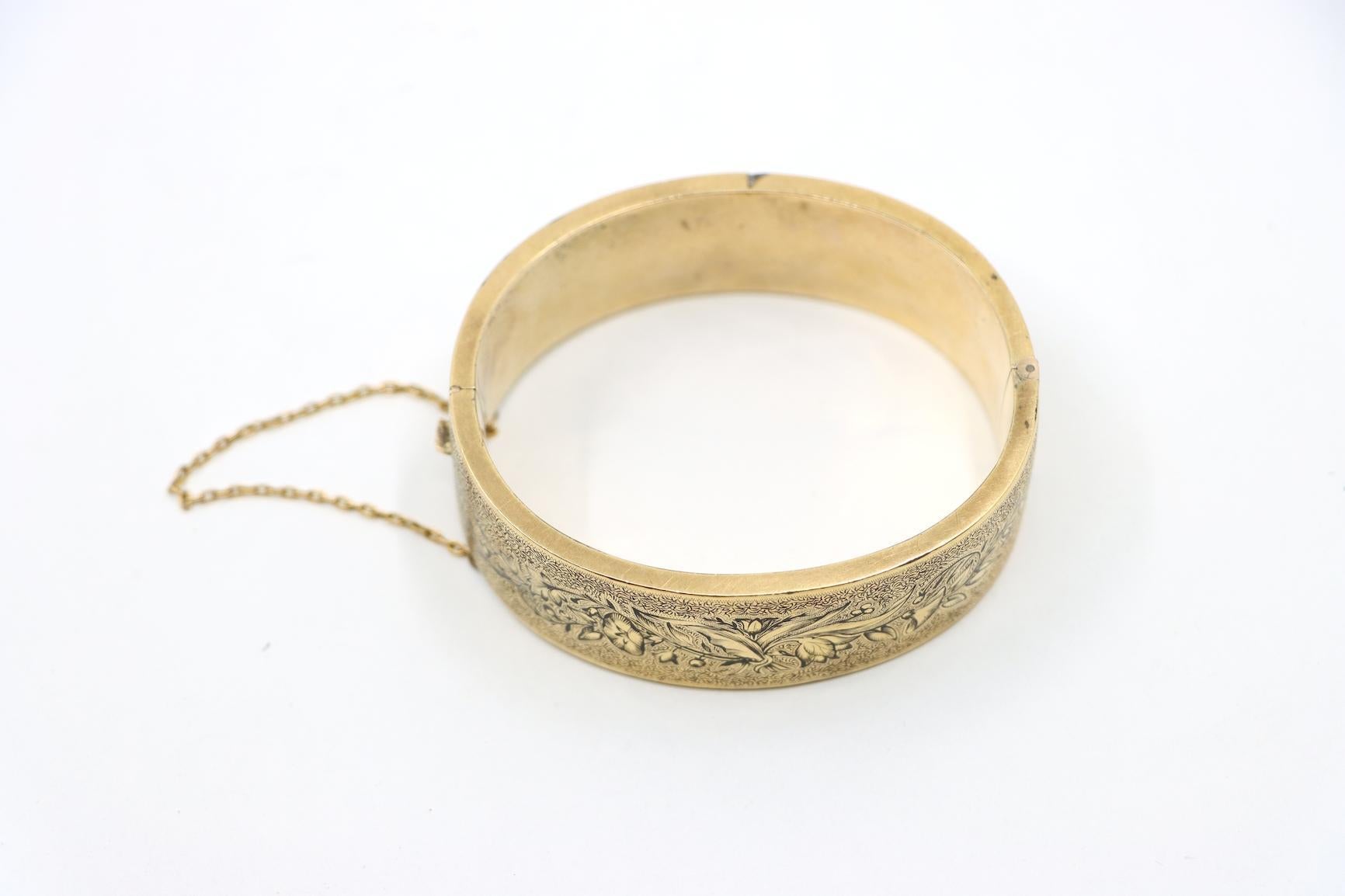 Bracciale vittoriano con smalto inciso in oro 14K In condizioni buone in vendita a Flushing, NY