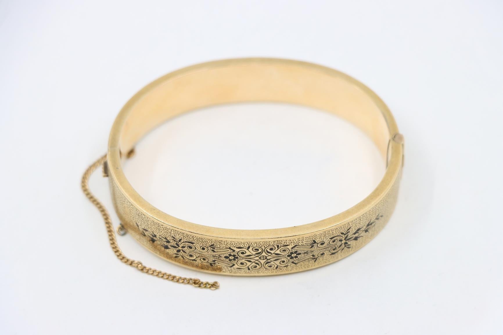 Bracelet jonc victorien en or 14 carats et émail gravé en vente 3