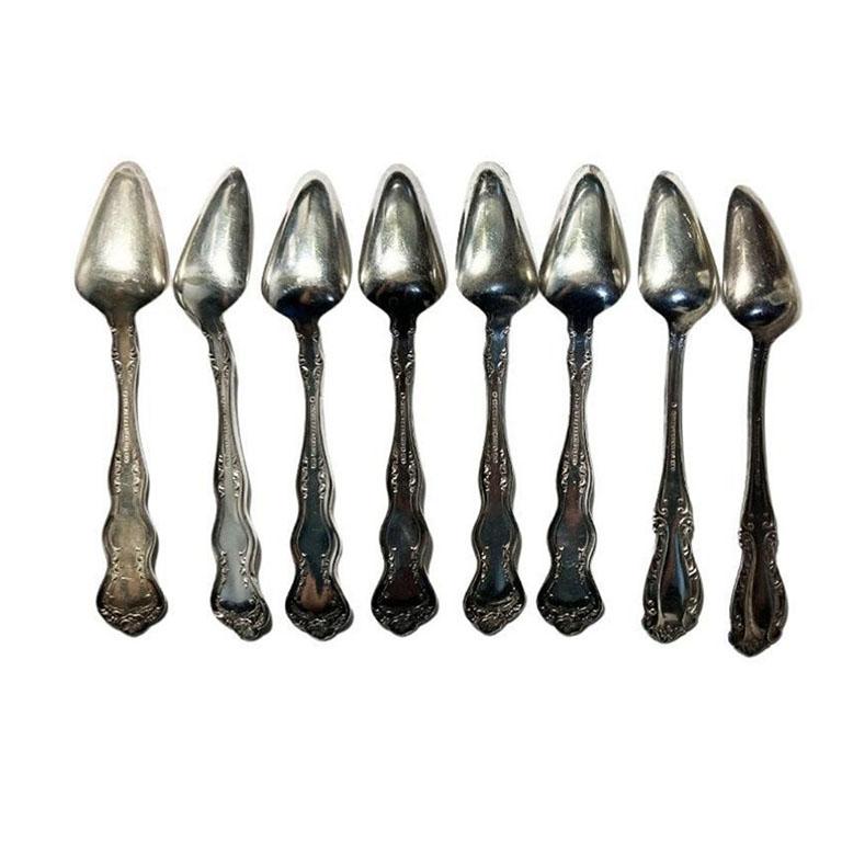 Victorian Engraved Holmes & Edward XIV Silver Plate Fruit Spoons - Set of 8 In Good Condition For Sale In Oklahoma City, OK