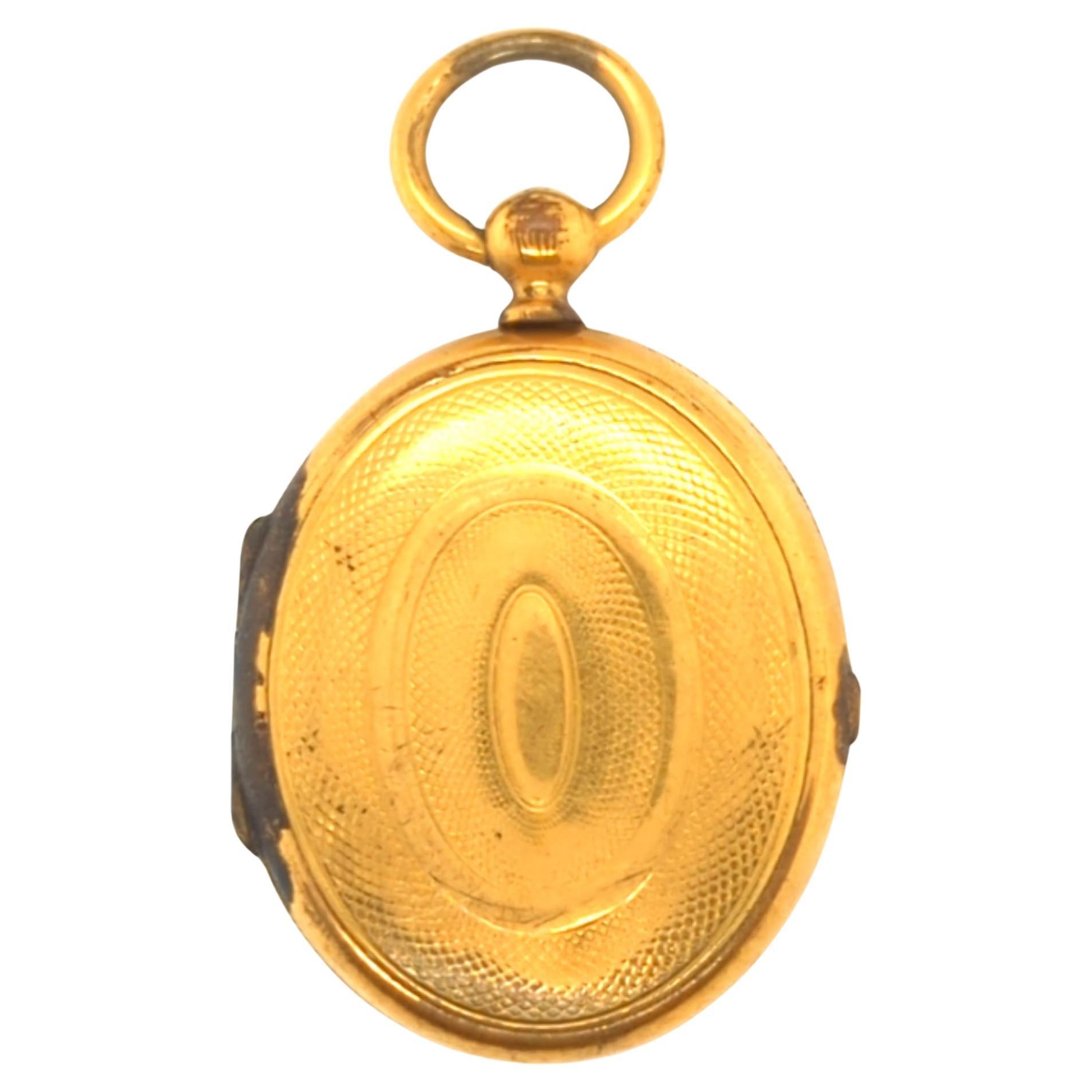Victorian Engraved Picture Locket Yellow Gold Filled Original 1880
s in vendita