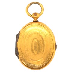 Victorian Engraved Picture Locket Yellow Gold Filled Original 1880
s