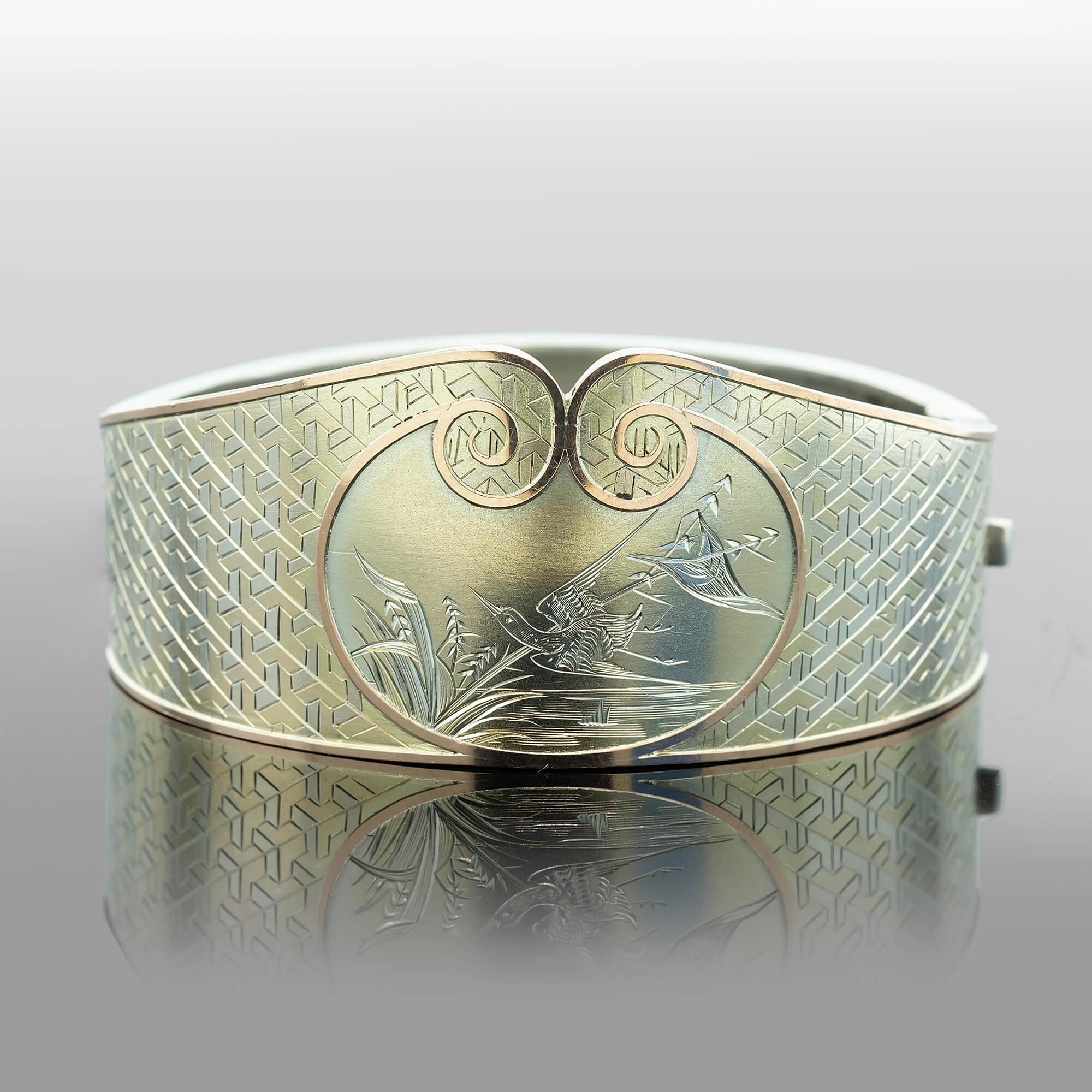 Bracelet victorien en argent gravé Circa 1885-1895 en vente 4