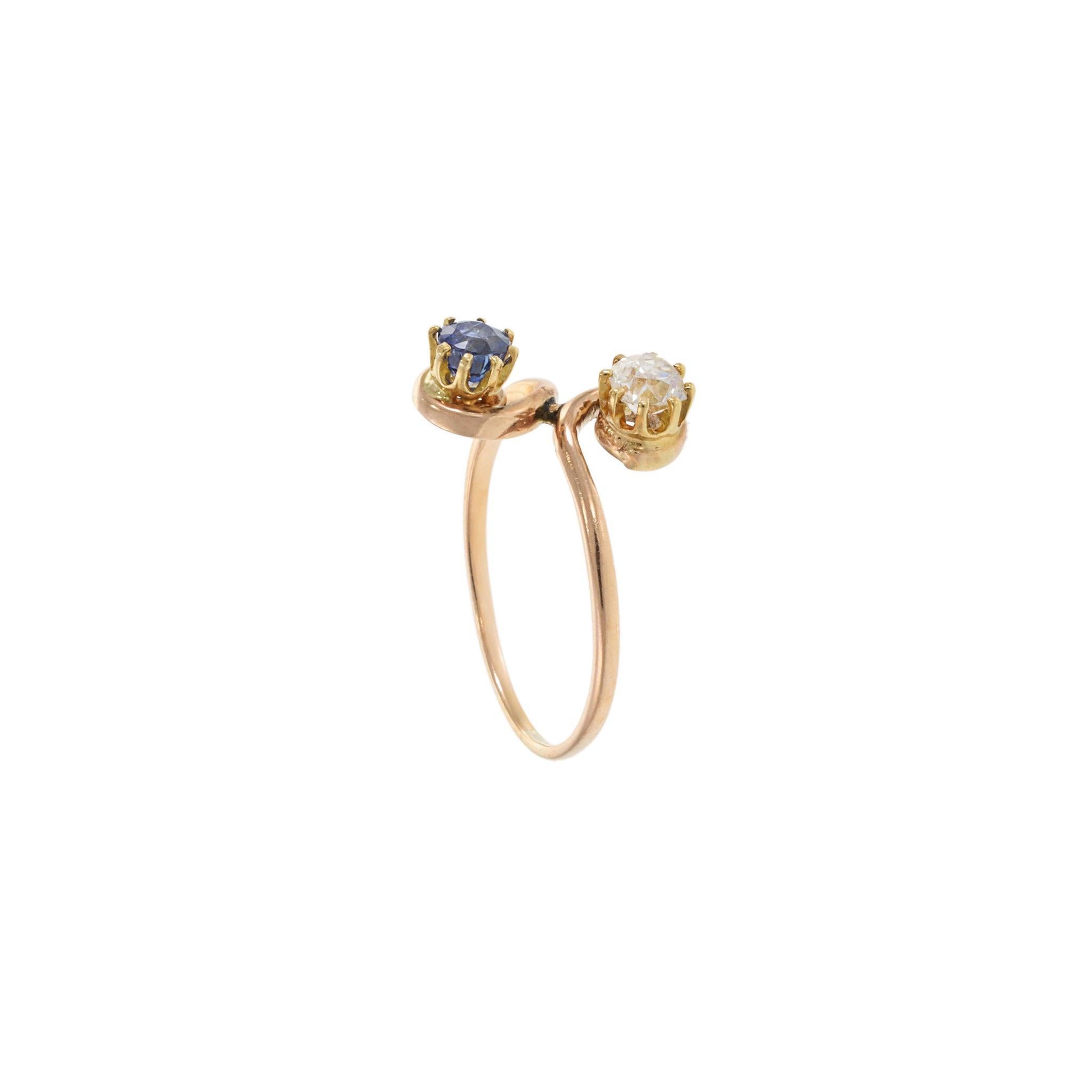 Victorien Bague à deux pierres en or jaune 10KT, diamants et saphirs, époque victorienne en vente