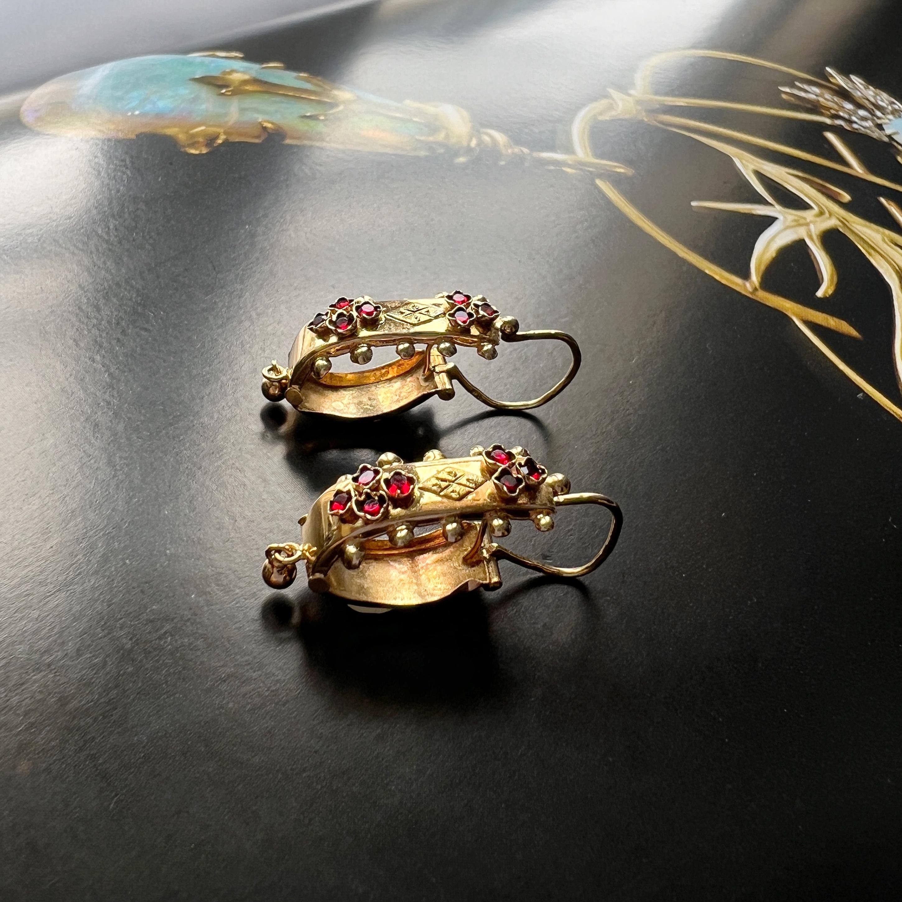 Victorian era 18K gold garnet poissarde earrings 3