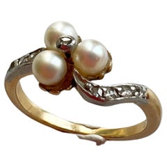 Antique Victorian Era 18k Gold Pearl Diamond Clover Ring