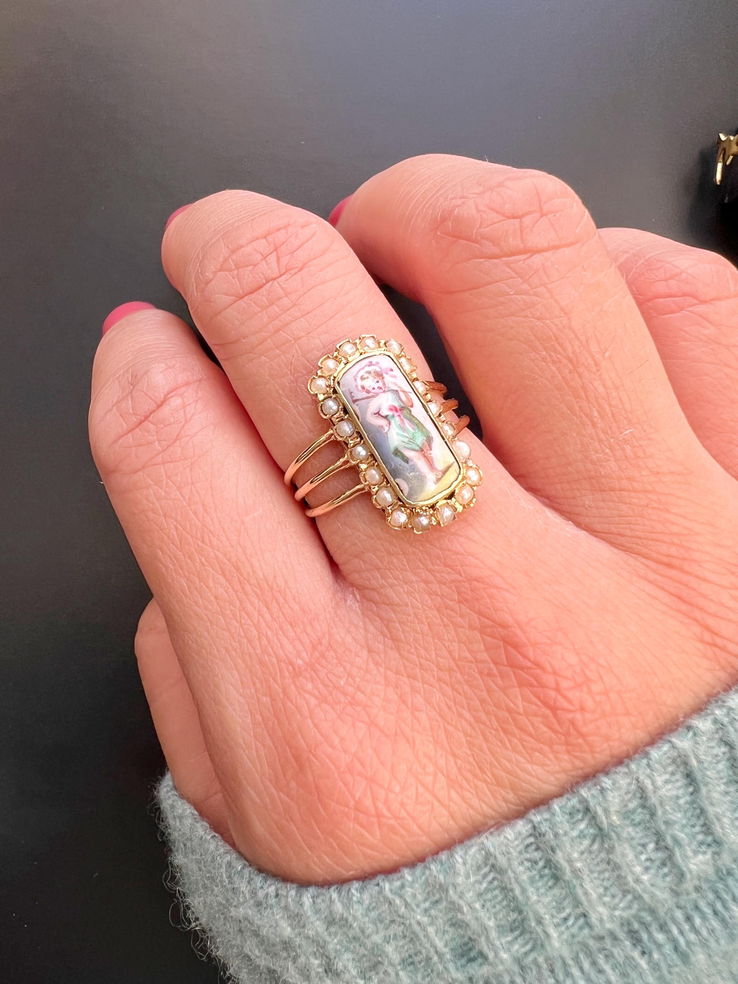 Viktorianischen Ära 18k Gold Perle kleines Mädchen Miniatur Porträt Ring im Angebot 1