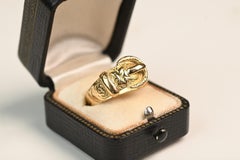 Victorian Era 18K Yellow Gold Ring. Buckle Design Hand Engraving Collectable