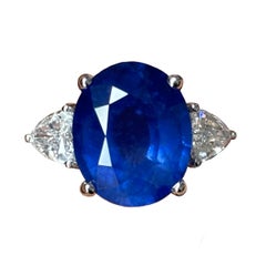 Viktorianischer Ring mit 6,74 Karat Saphir und drei Steinen und Diamanten aus 18 Karat Gold